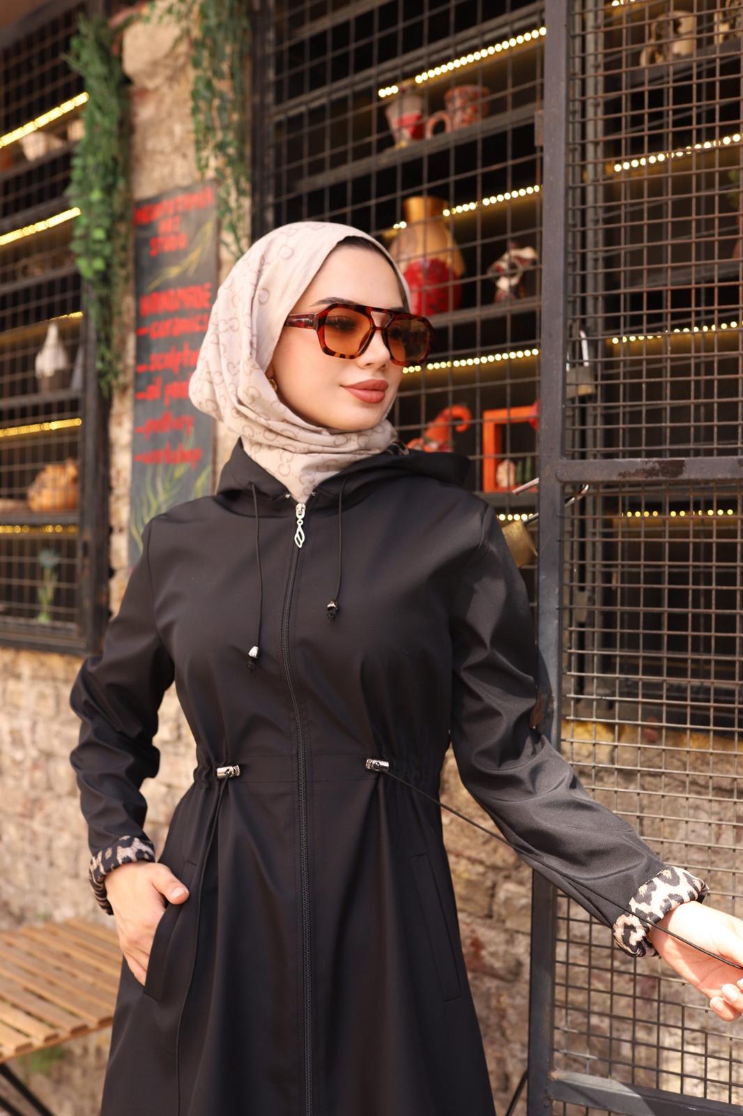 içi leopar desenli tesettür araboy trençkot