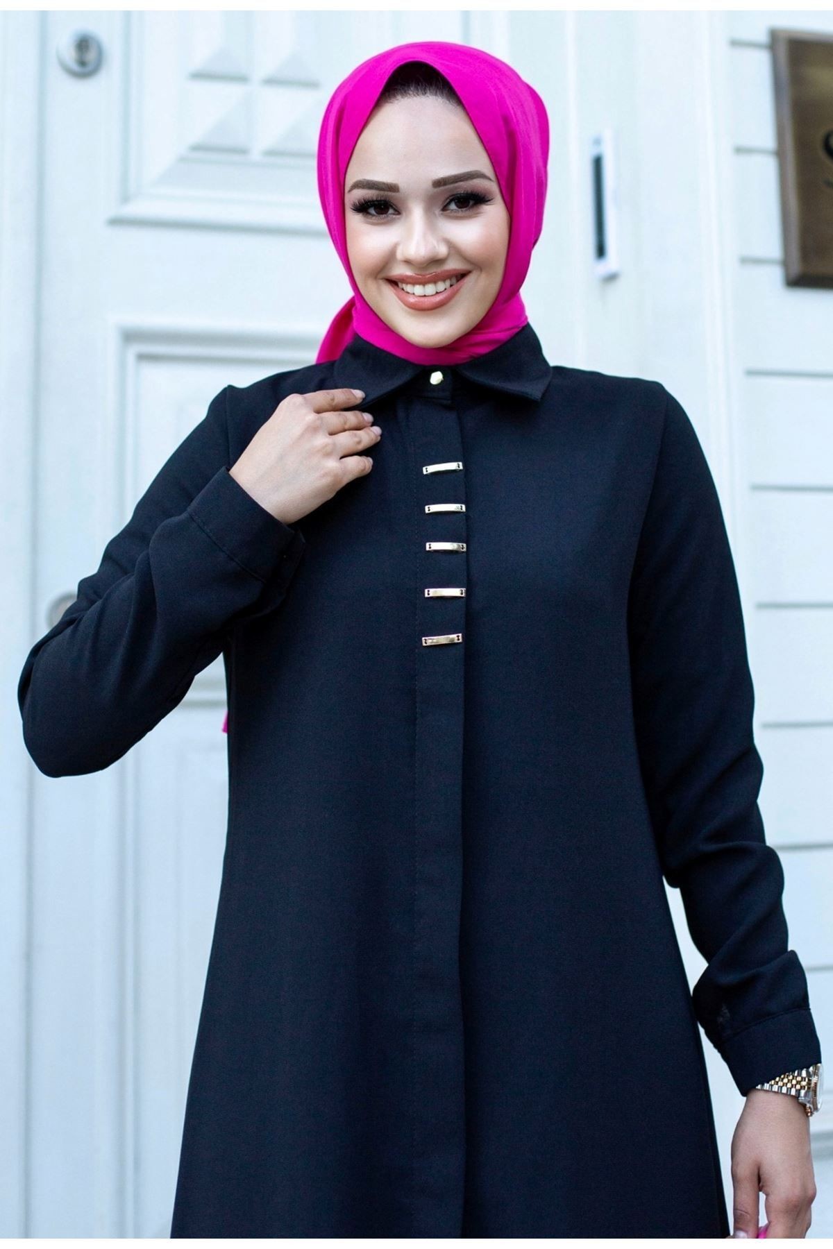 Önleri Toka Detaylı Gizli Düğmeli Uzun Ferace Tunik