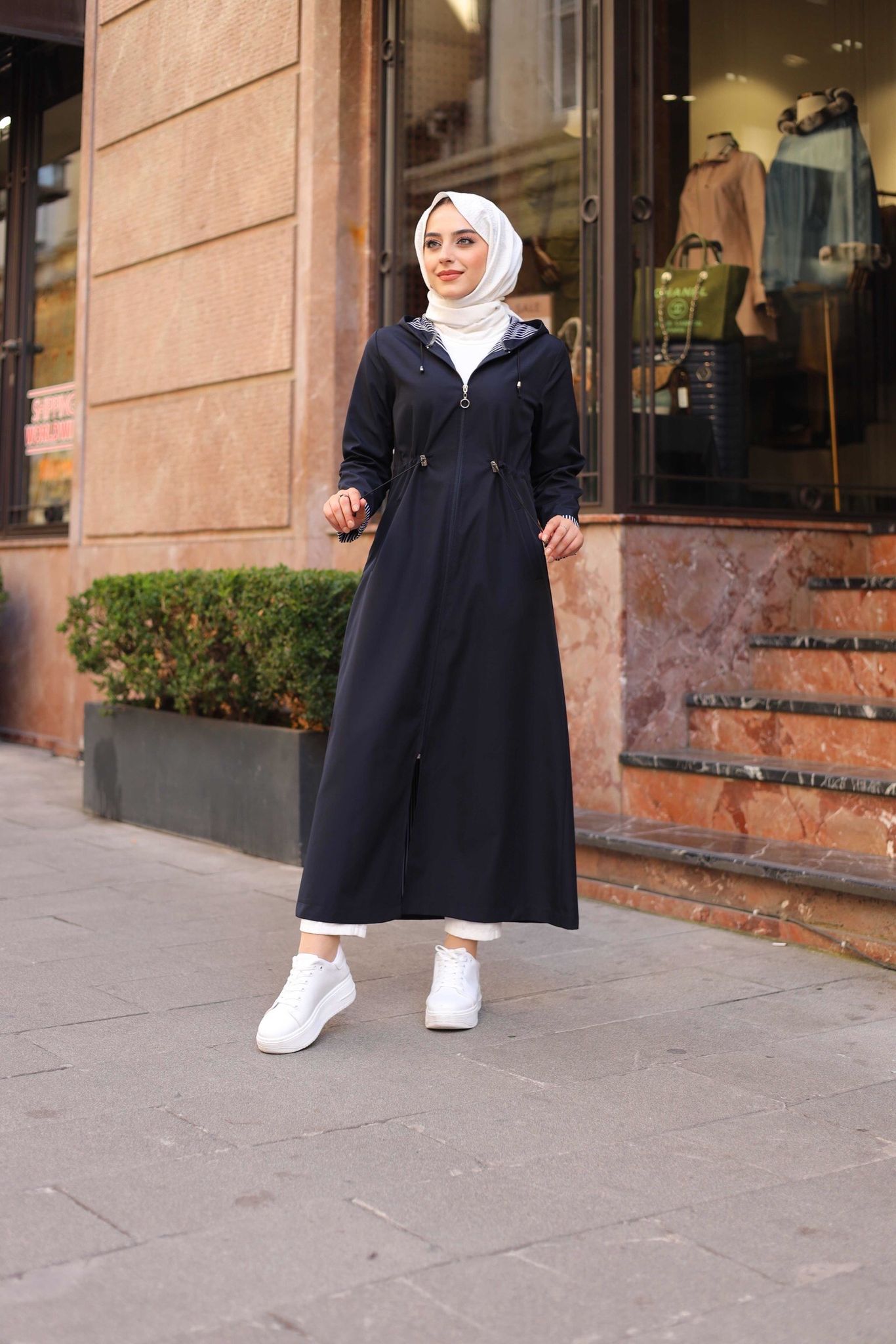 laci̇vert