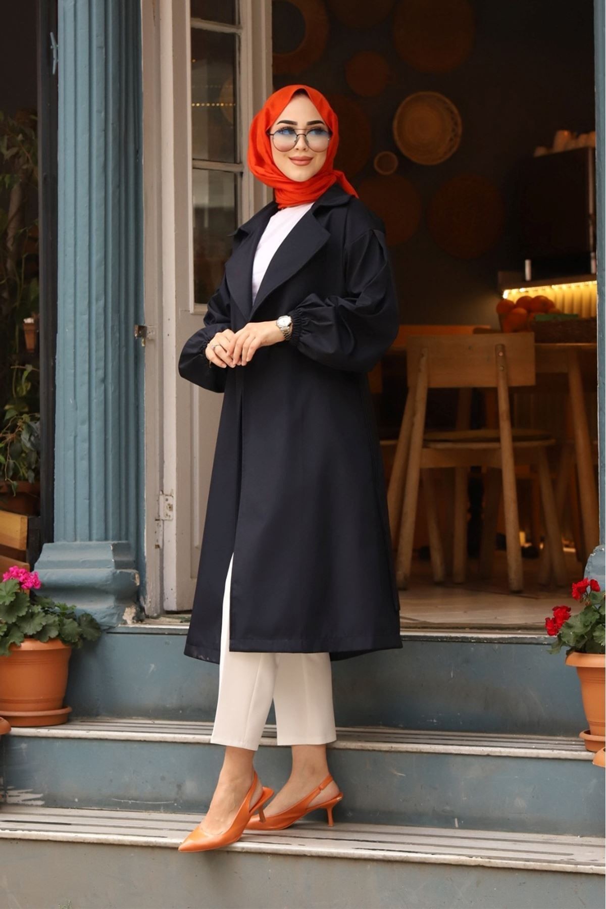 Beli Kuşaklı Içi Ekoseli Trençkot