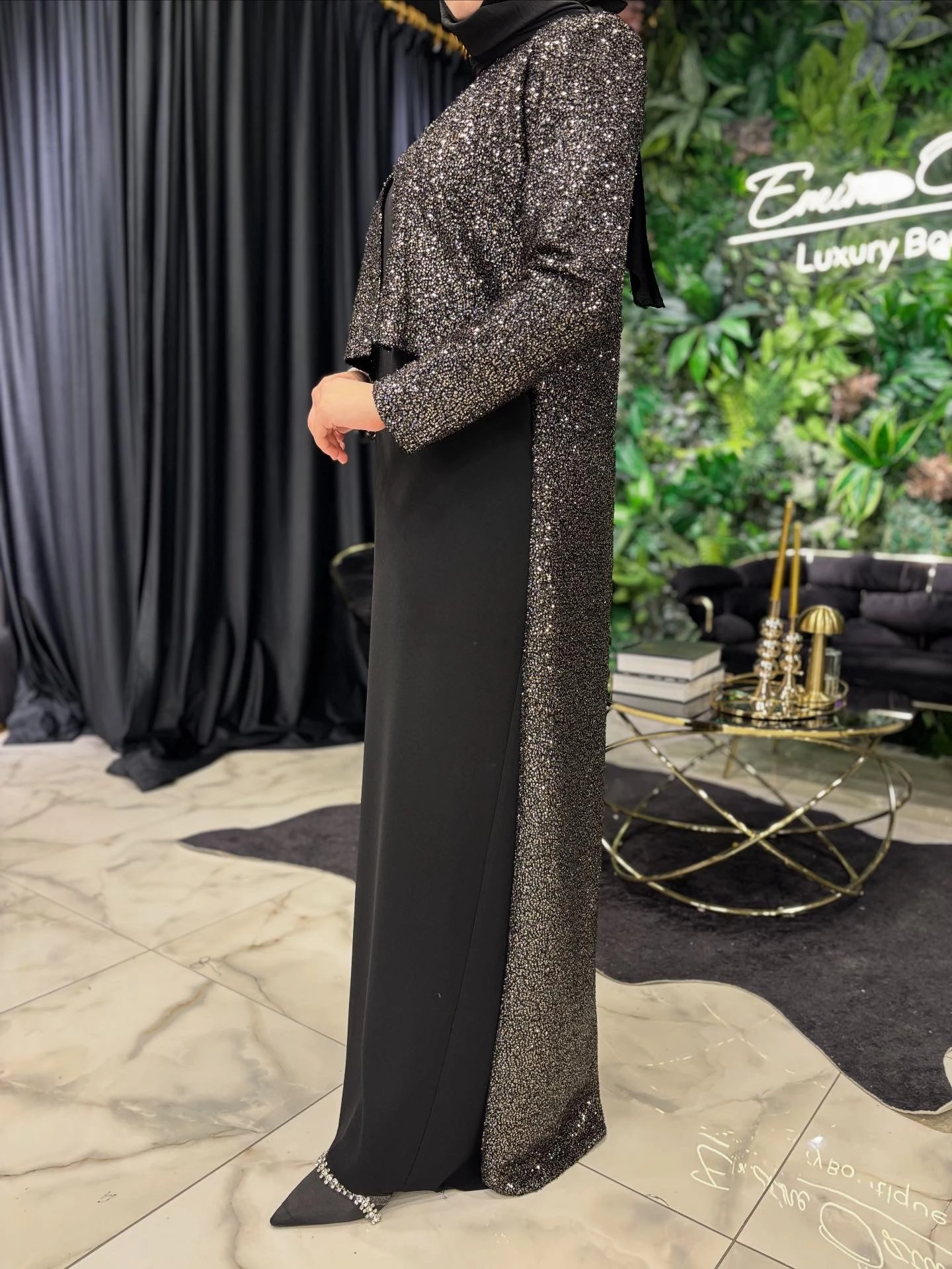 HİLAL OĞUZKAN PAYET KAP GÖRÜNÜMLÜ ELBİSE 25E001