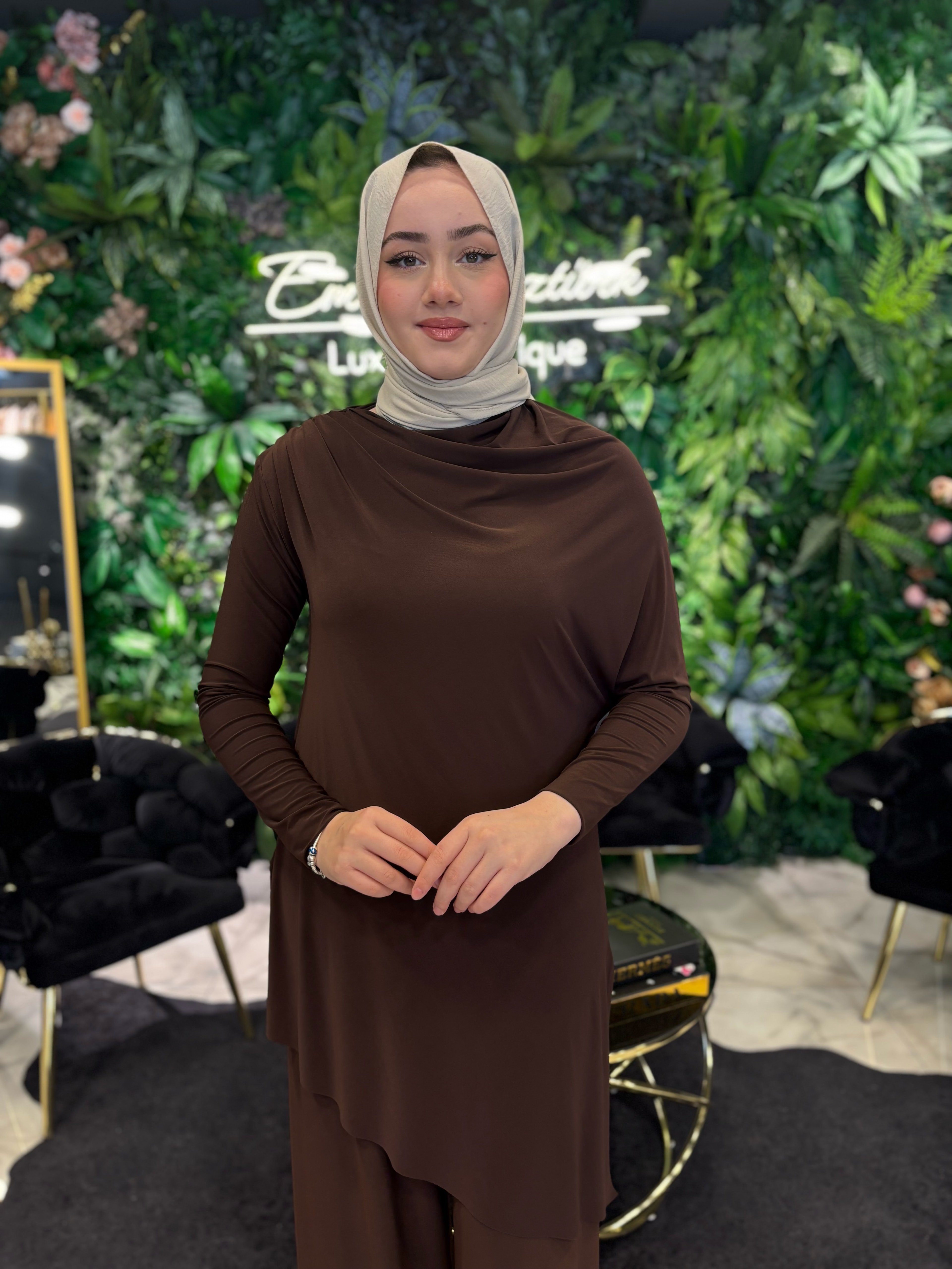 HİLAL OĞUZKAN OMUZU BÜZGÜLÜ TAKIM 25T0031