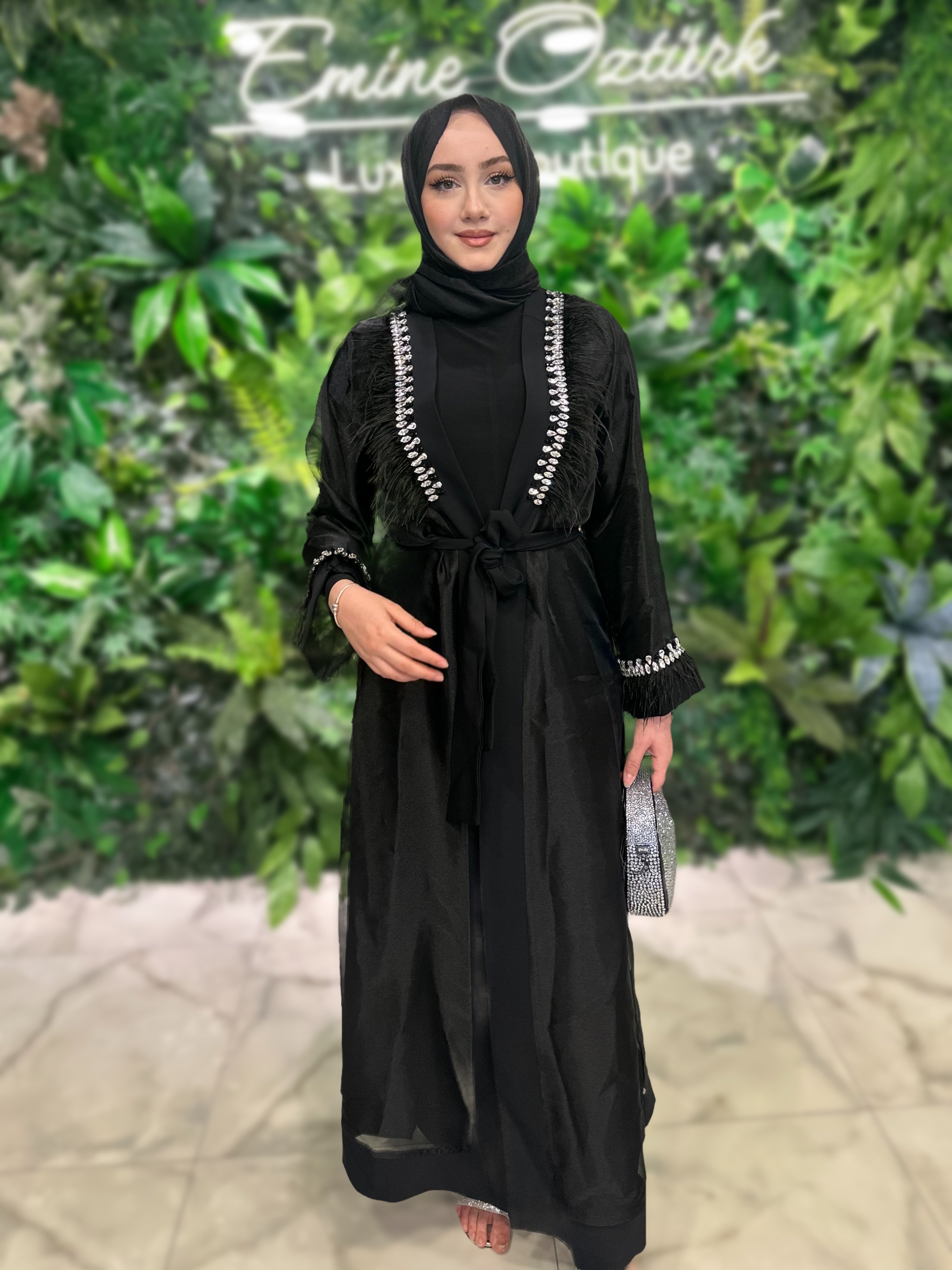 ETRUCCİ KOL VE YAKA TAŞ VE TÜY DETAYLI ABAYA 6210