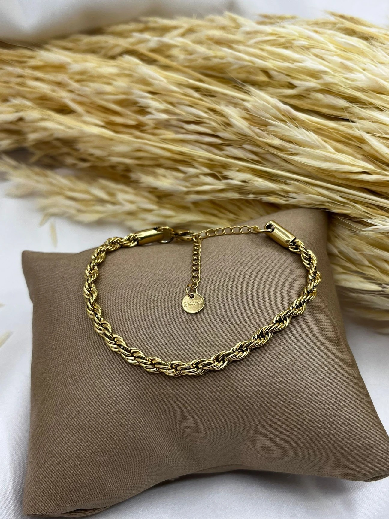 ÇELİK GOLD RENK BİLEKLİK K8