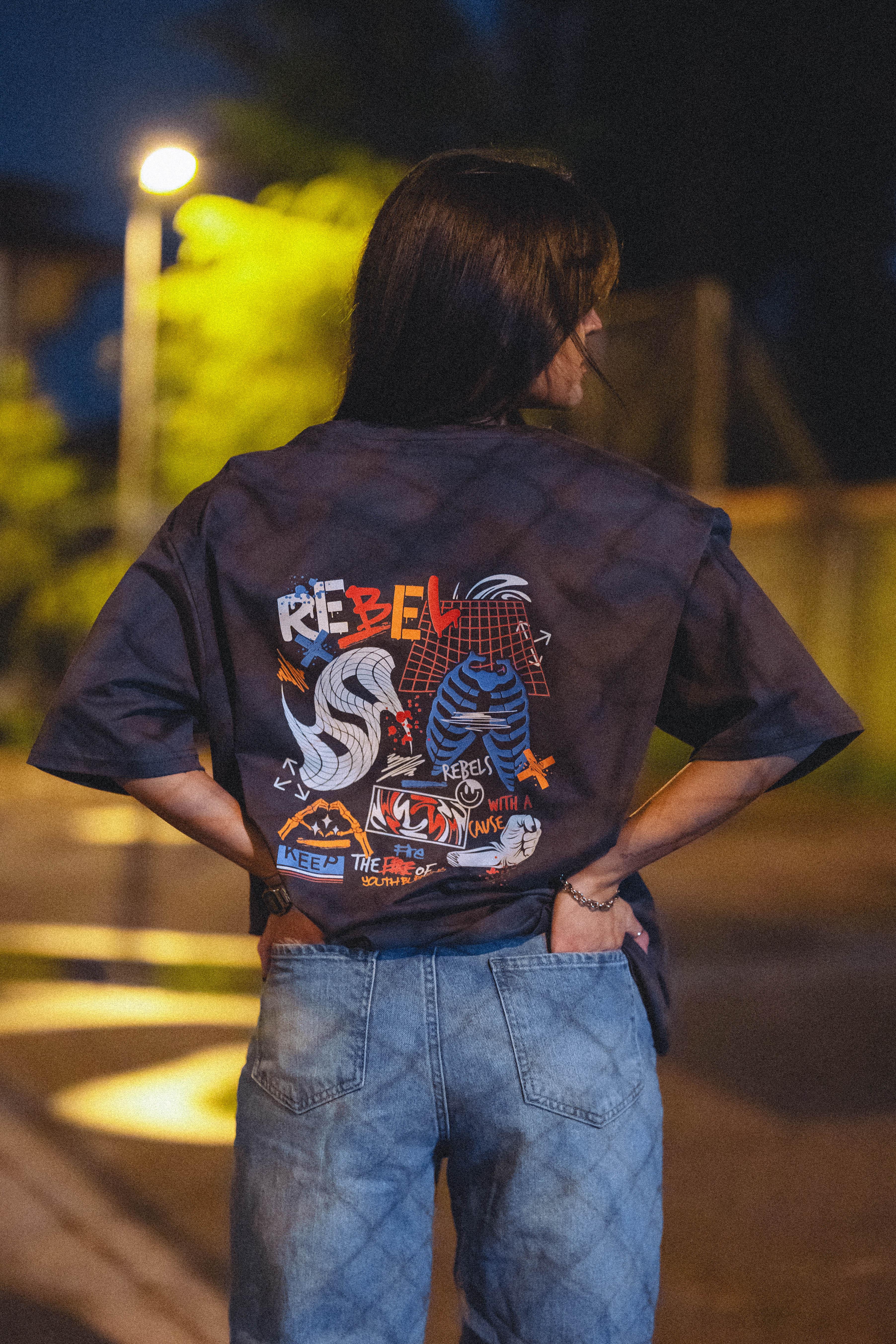 Oversize Rebel Baskılı Tshirt