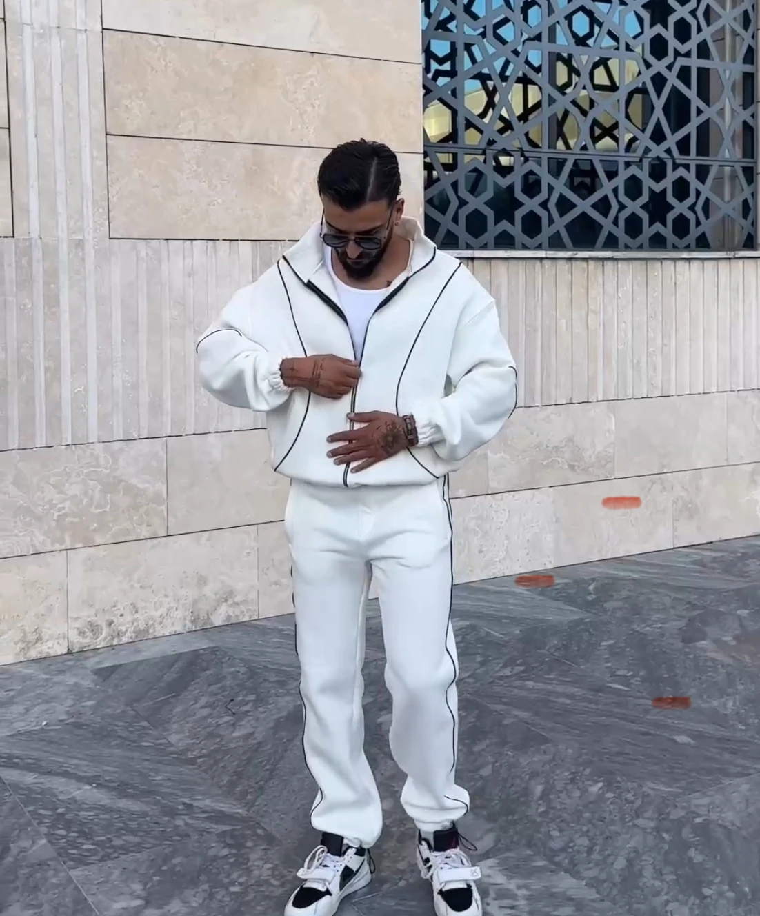 Erkek Beyaz Garnili Eşofman Takımı