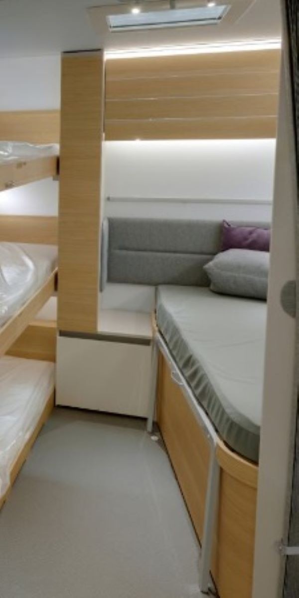 Adria Adora 593 UK  Karavan Yatağınıza Tam Uyumlu Lastikli Çarşaf ve Yastık Kılıfı