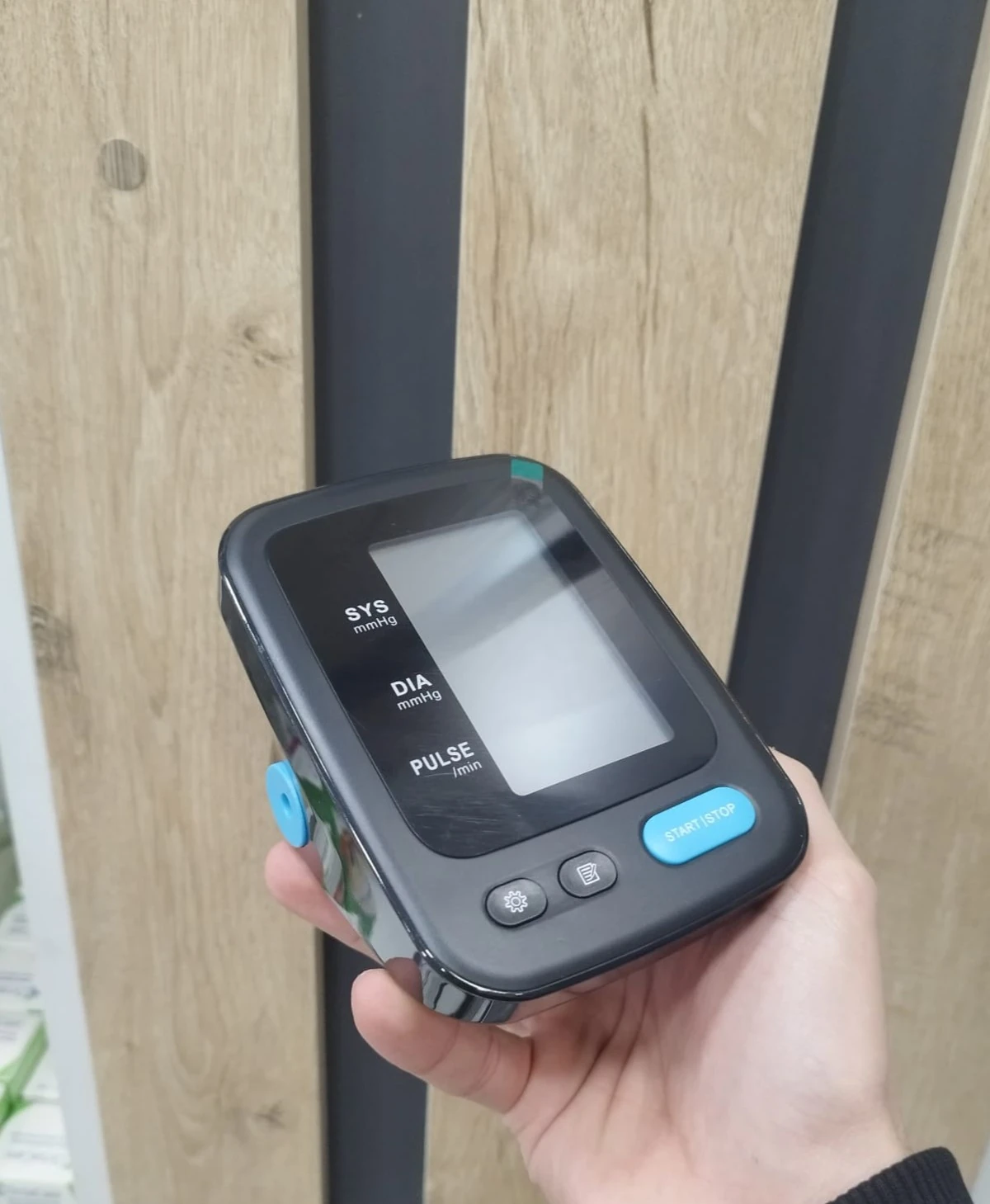 TÜRKÇE KONUŞAN KOLDAN DİJİTAL TANSİYON ALETİ ENDOSTALL YK-BPA2