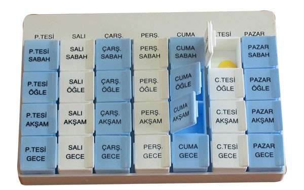 İlaç Saklama Kutusu Haftalık - Günlük 12 cm x 11 cm