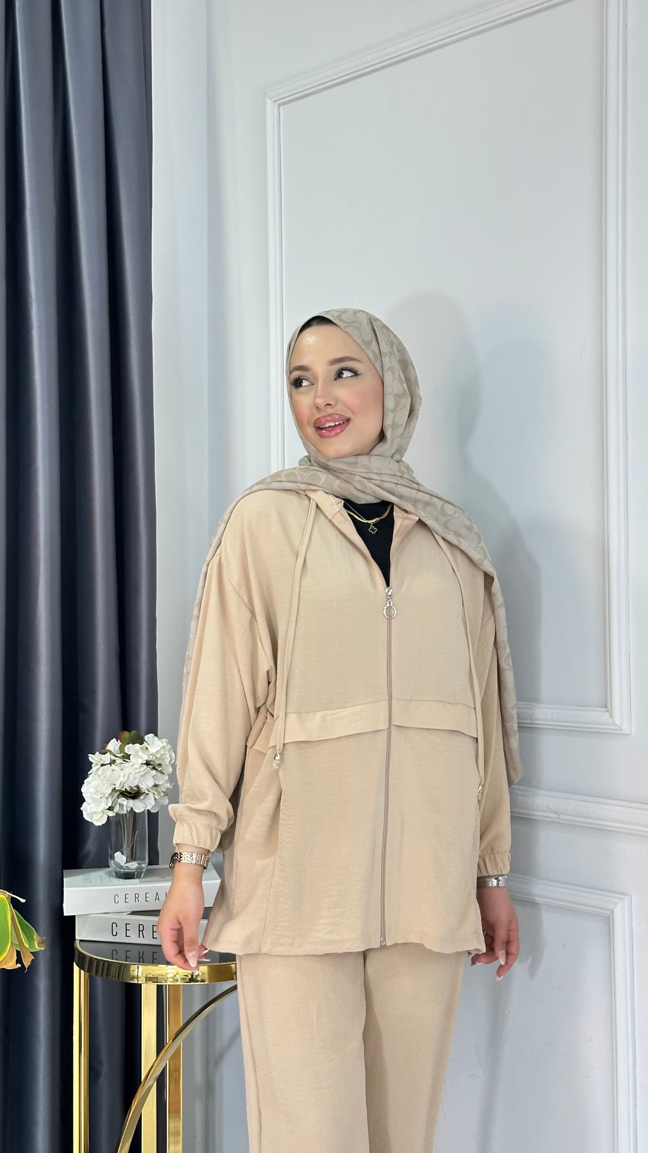 Lora Ayrobin Takım