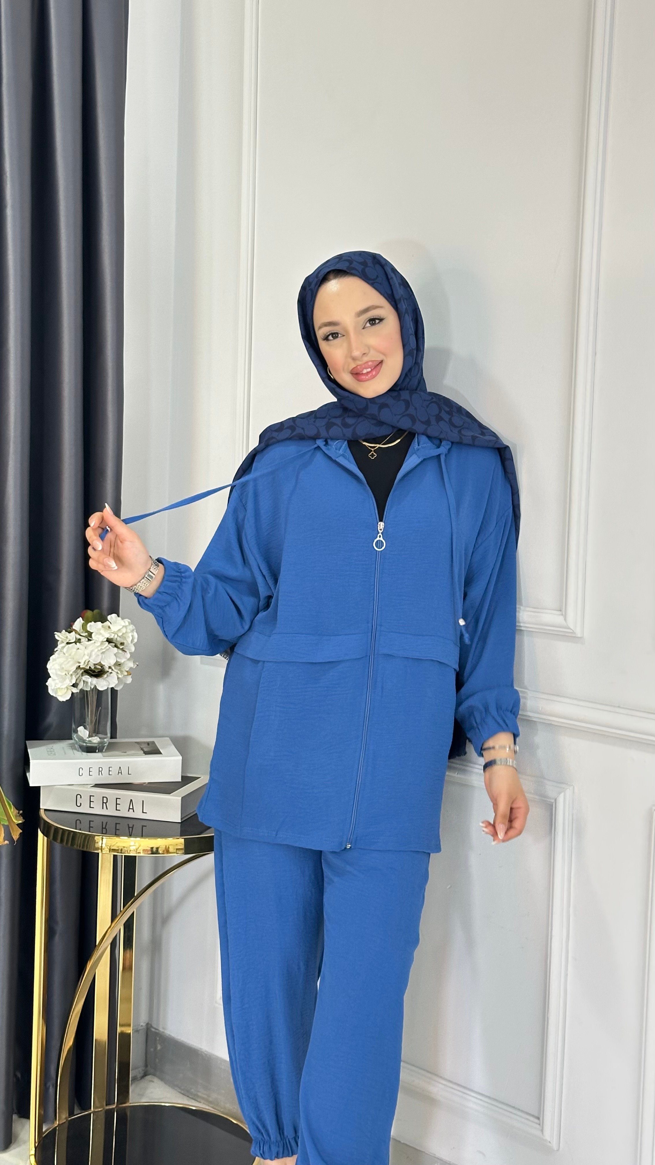 Lora Ayrobin Takım - SAKS