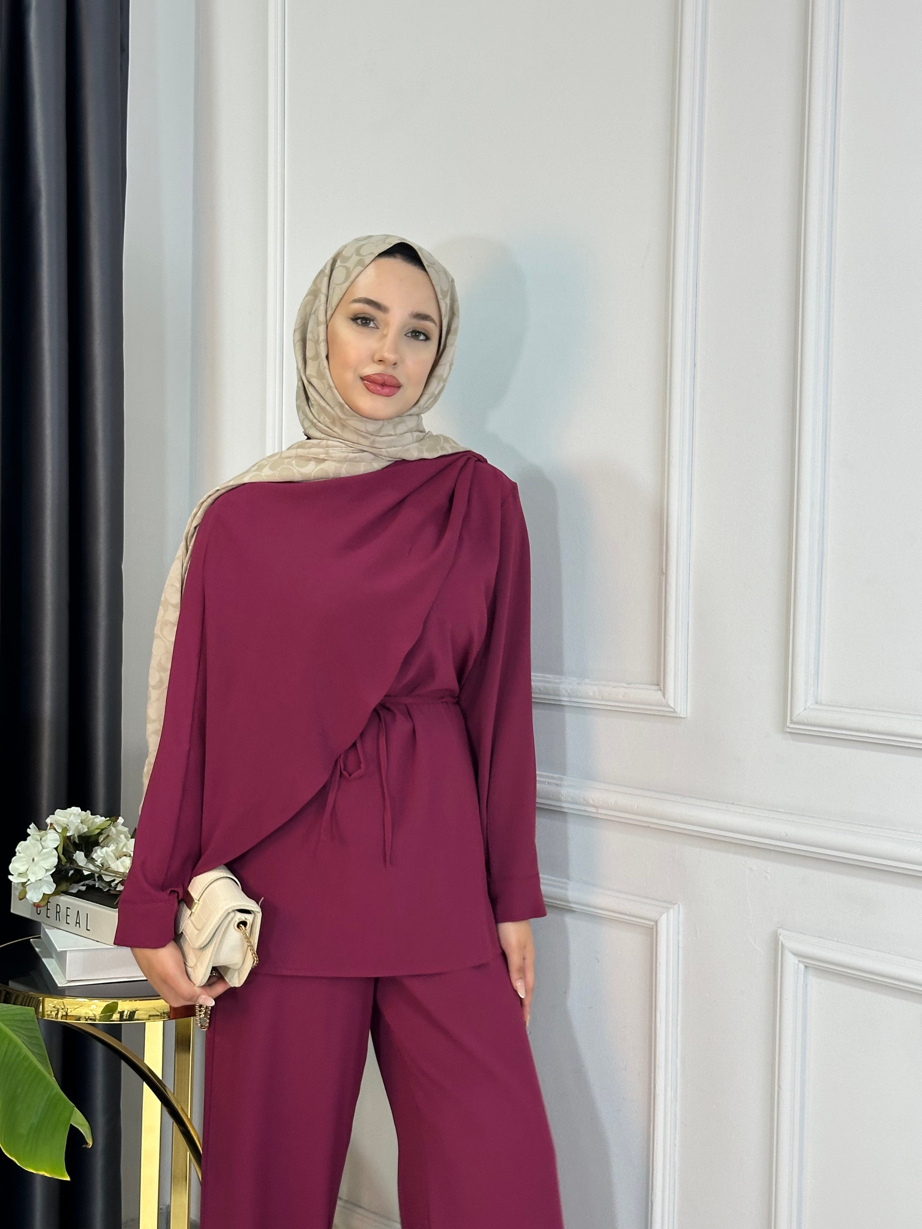 Mina Fular Takım