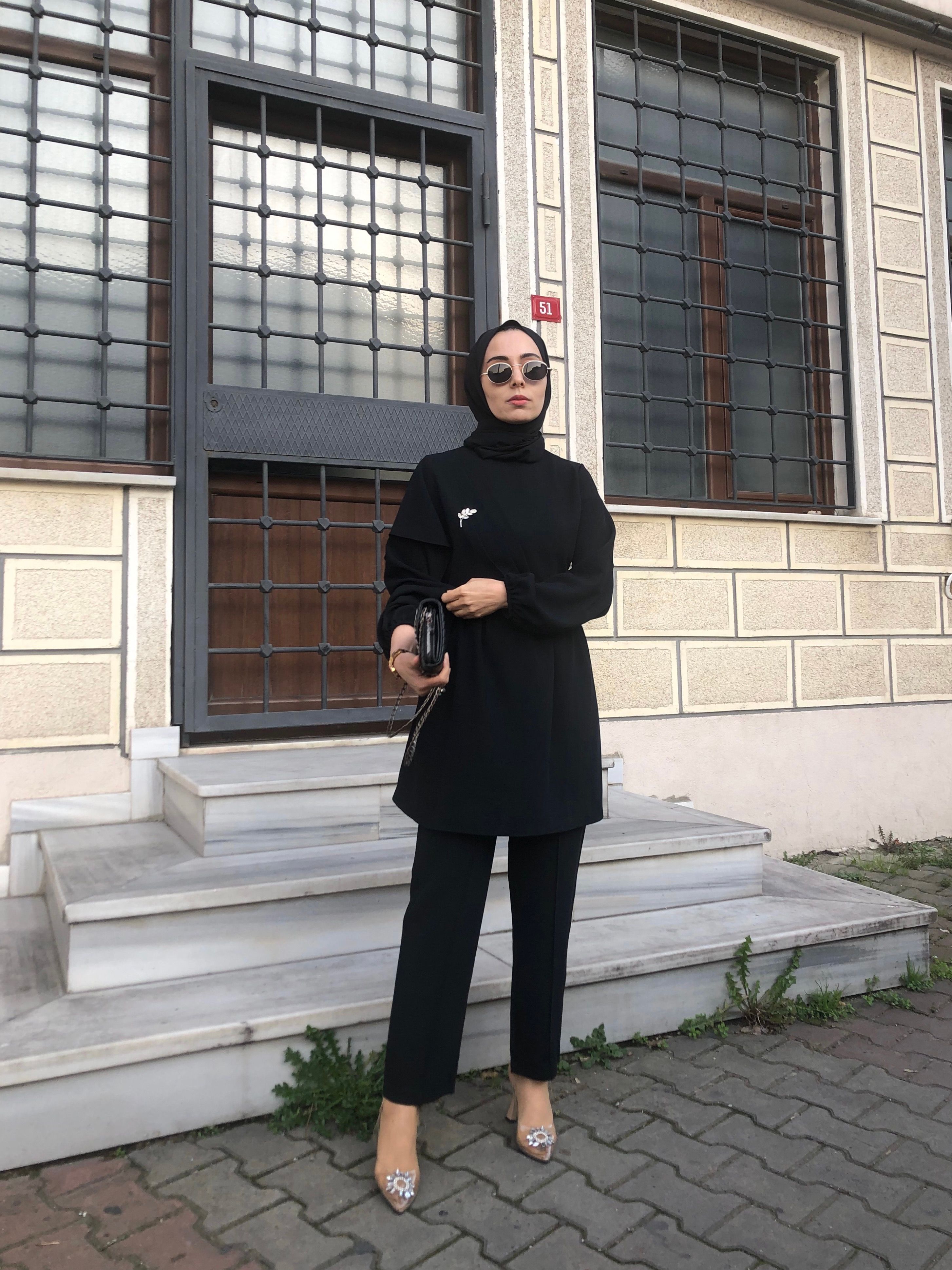 SİYAH