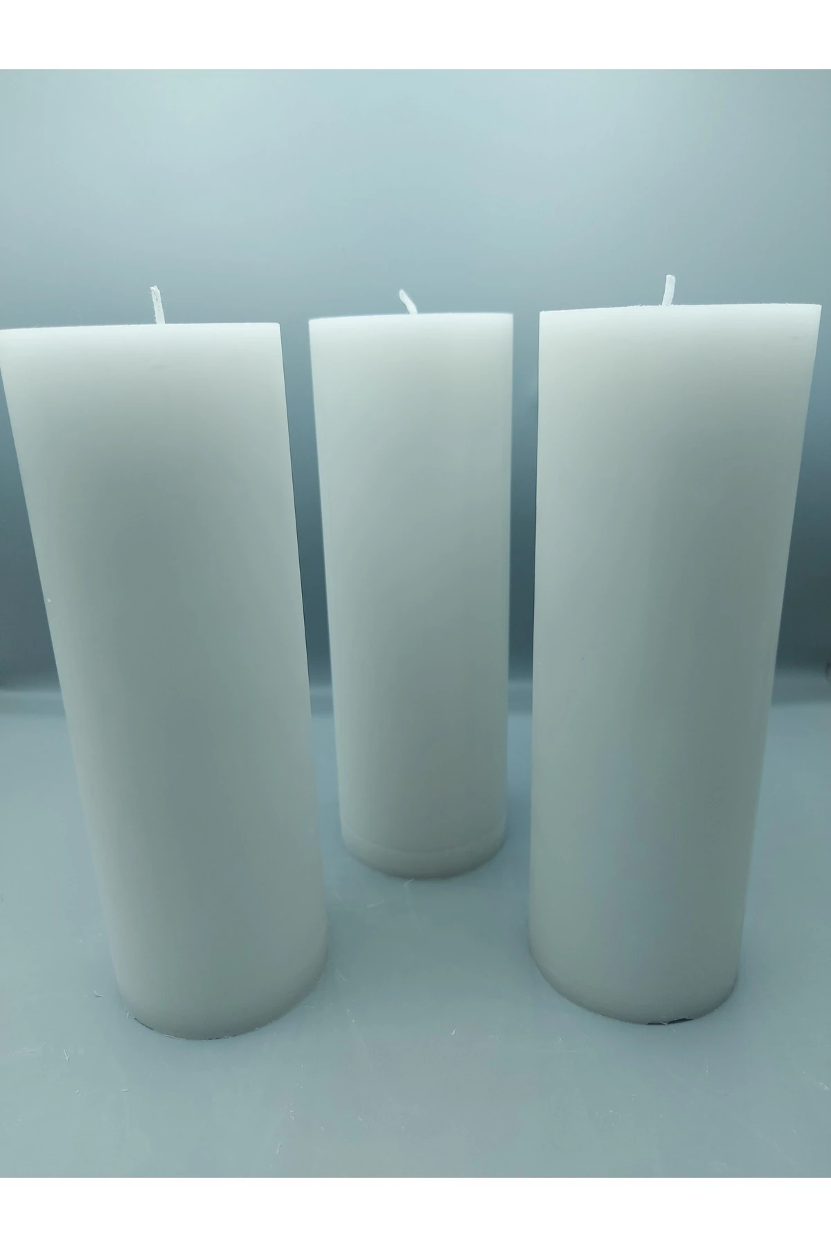 Soya Parafinli Beyaz 1 Adet 140-150 Saat Yanma Süreli Çap:7 Cm Boy:20 Silindir Blok Mum Beyaz