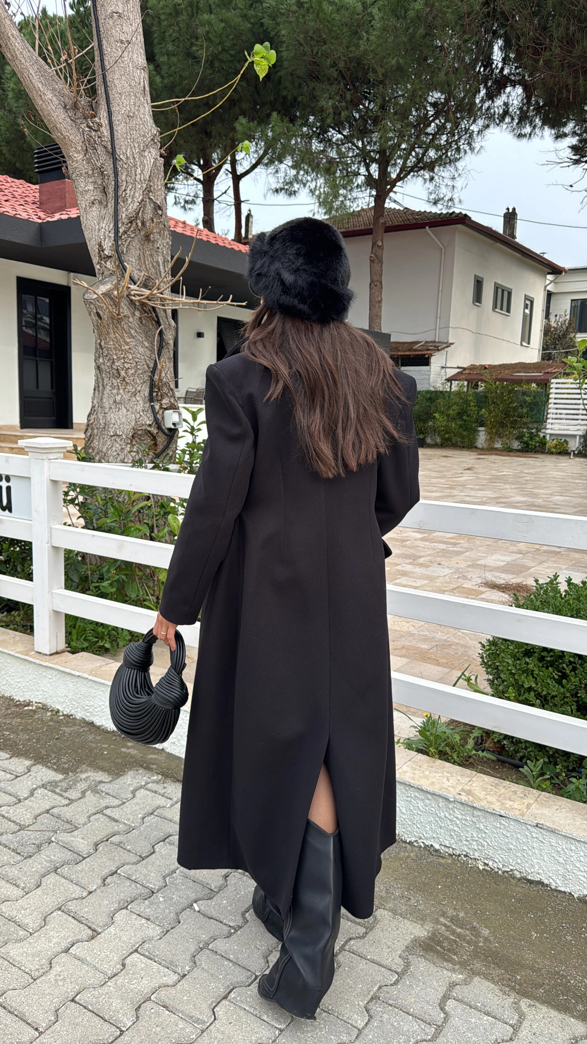 Dik Yaka Bel Oturtmalı Vatkalı Kaşe Kaban 