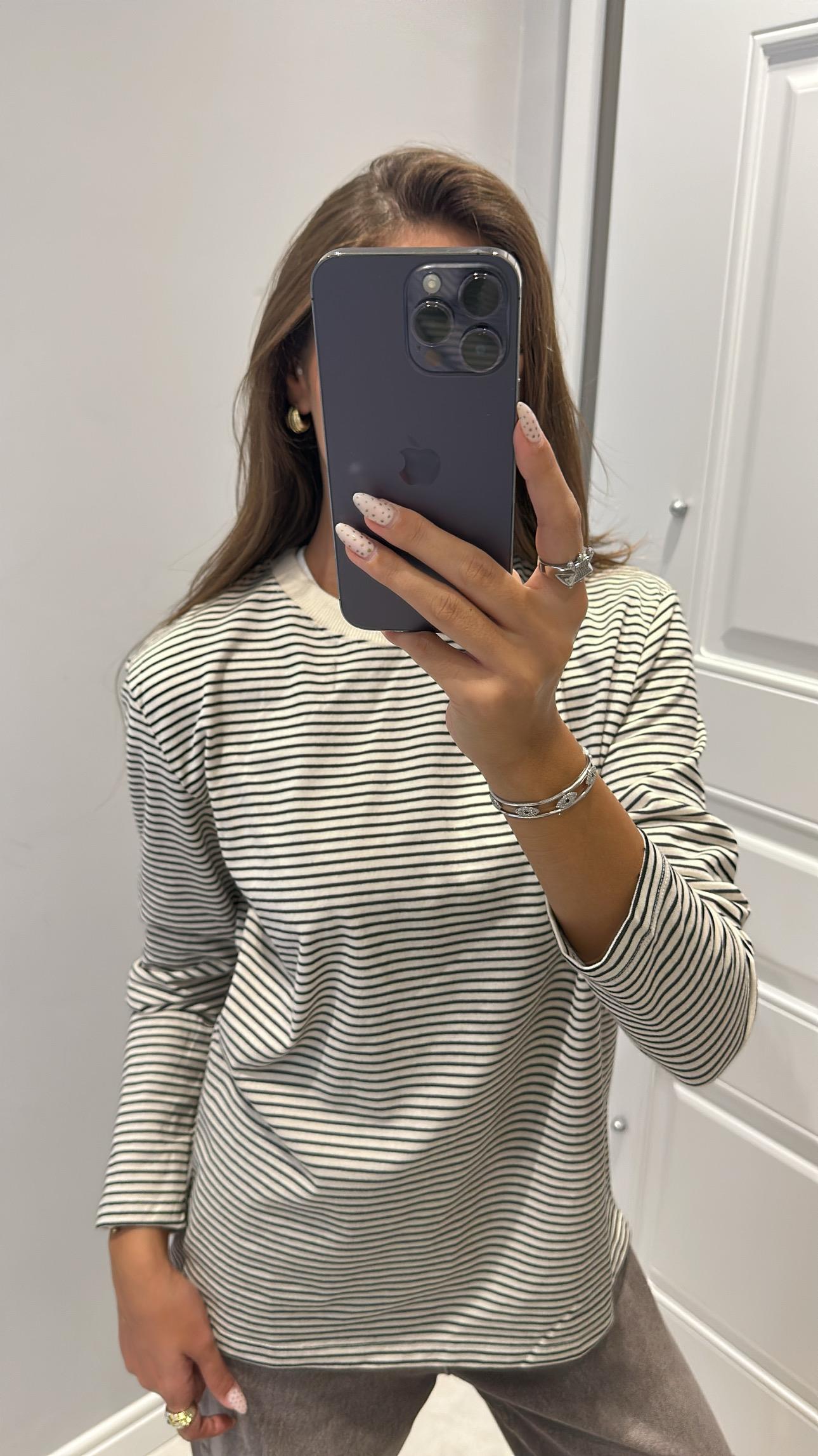 Beyaz Çizgili Sweatshirt