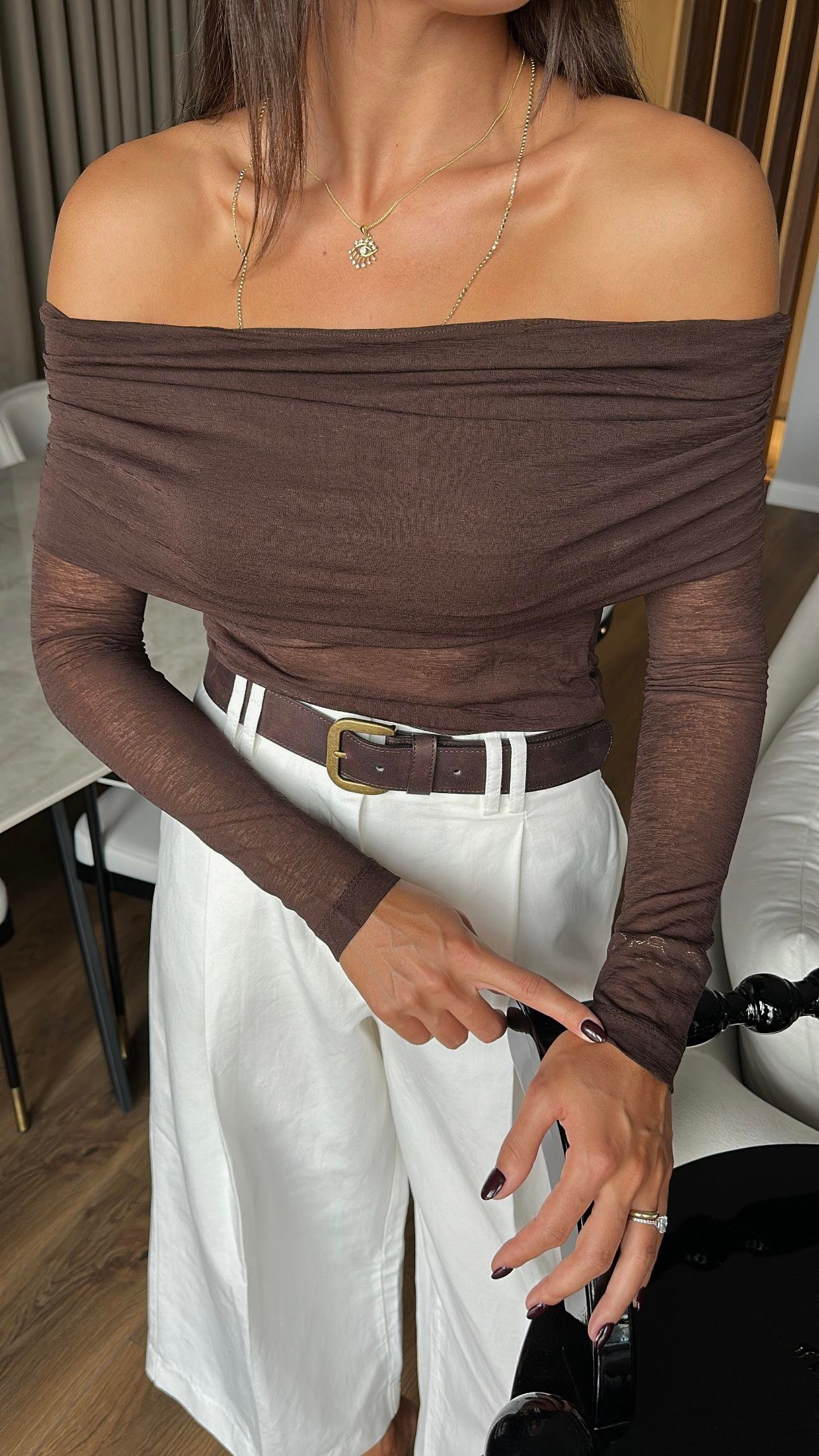 Madonna Yaka Transparan Acı Kahve Bluz