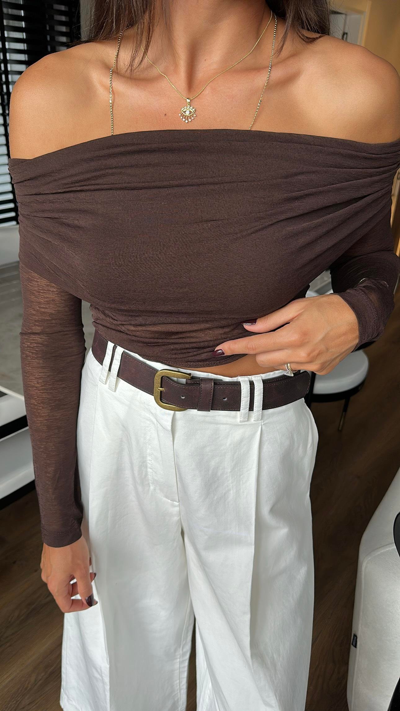 Madonna Yaka Transparan Acı Kahve Bluz