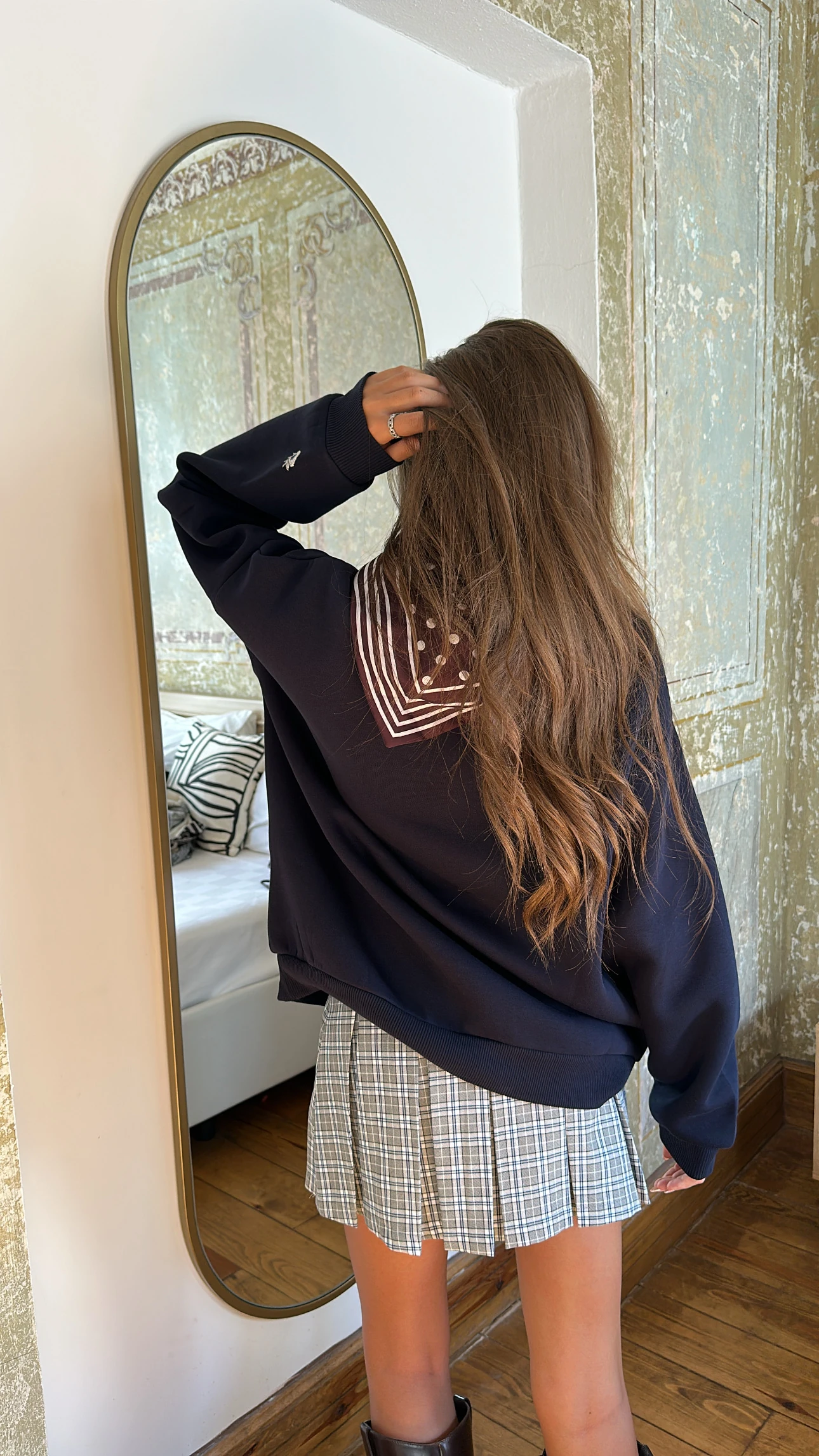 Fular Detay Şardonlu Sweatshirt