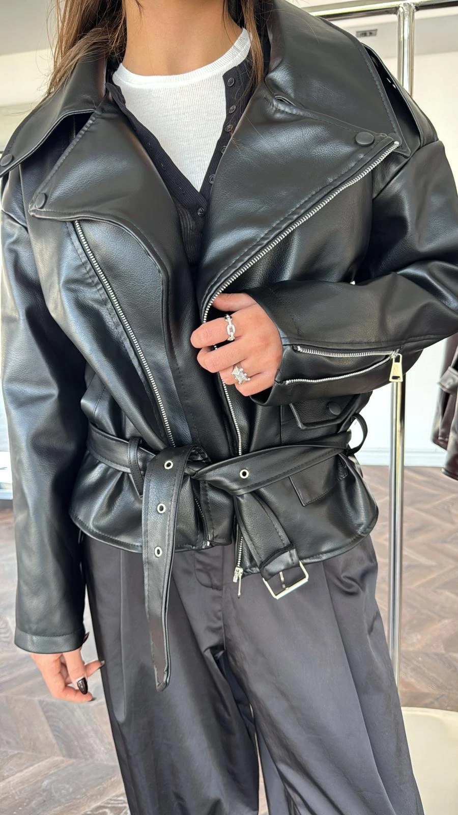 Premium Kemer Detay Apoletli Siyah Deri Ceket