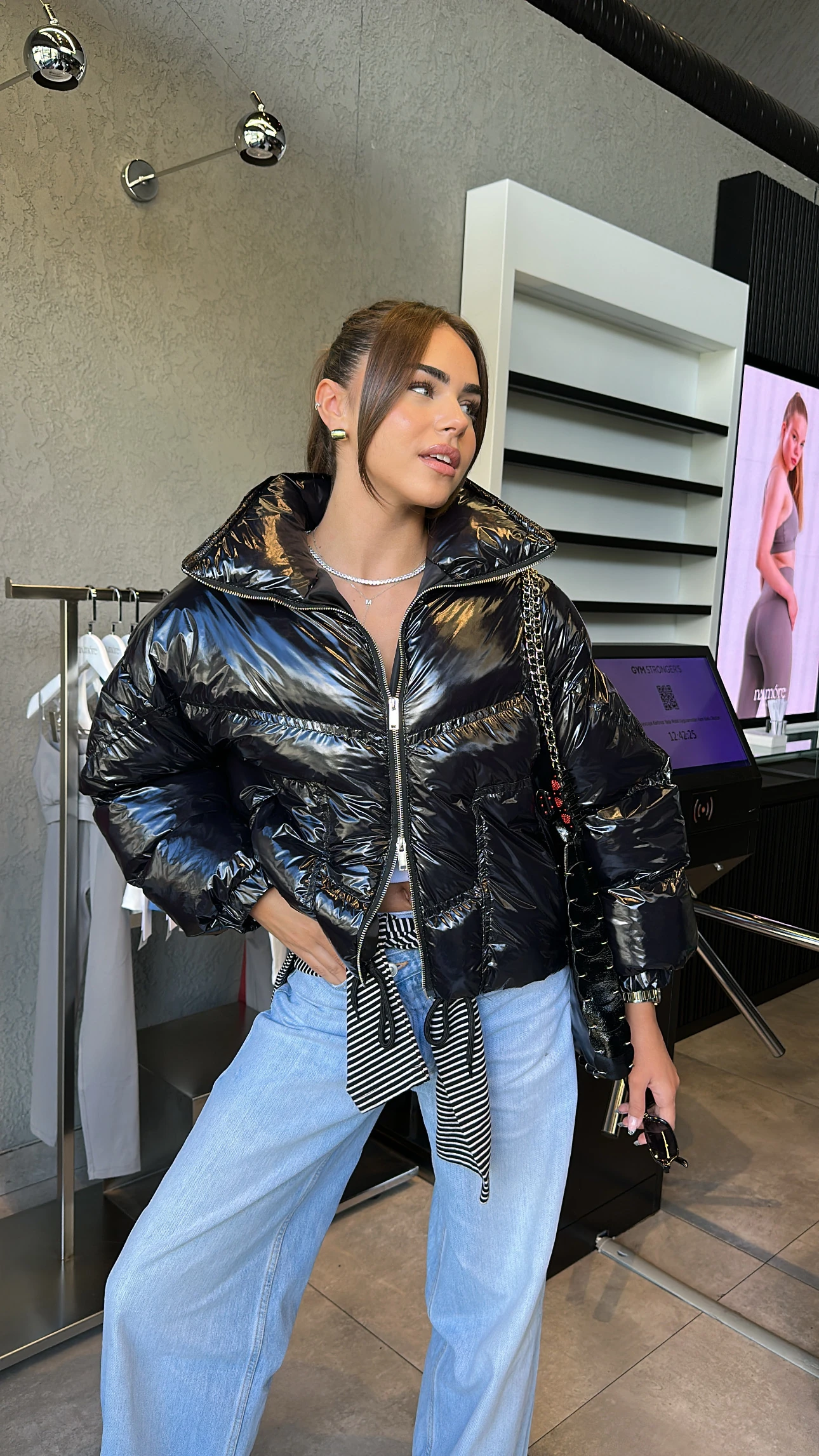 Siyah Parlak Şişme Mont