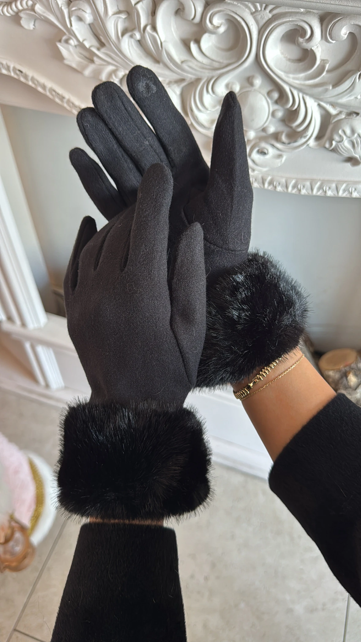 Bileği Kürk Detaylı Eldiven