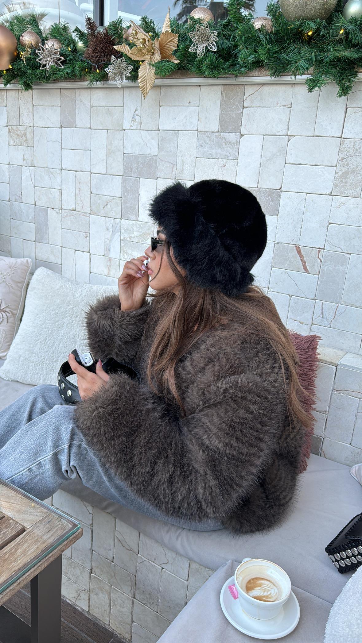 Peluş siyah bucket şapka