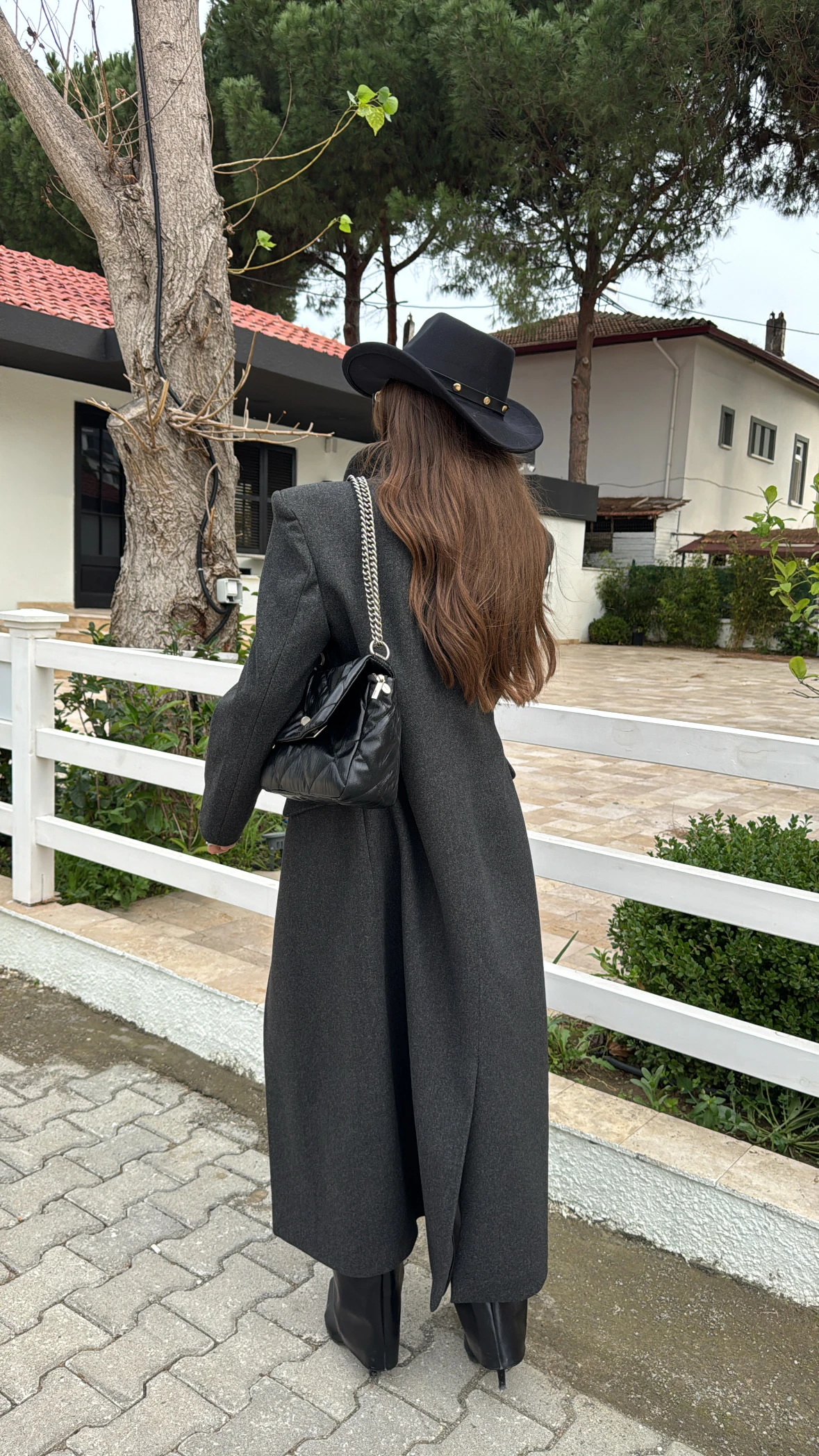 Dik Yaka Bel Oturtmalı Vatkalı Antrasit Kaşe Kaban  