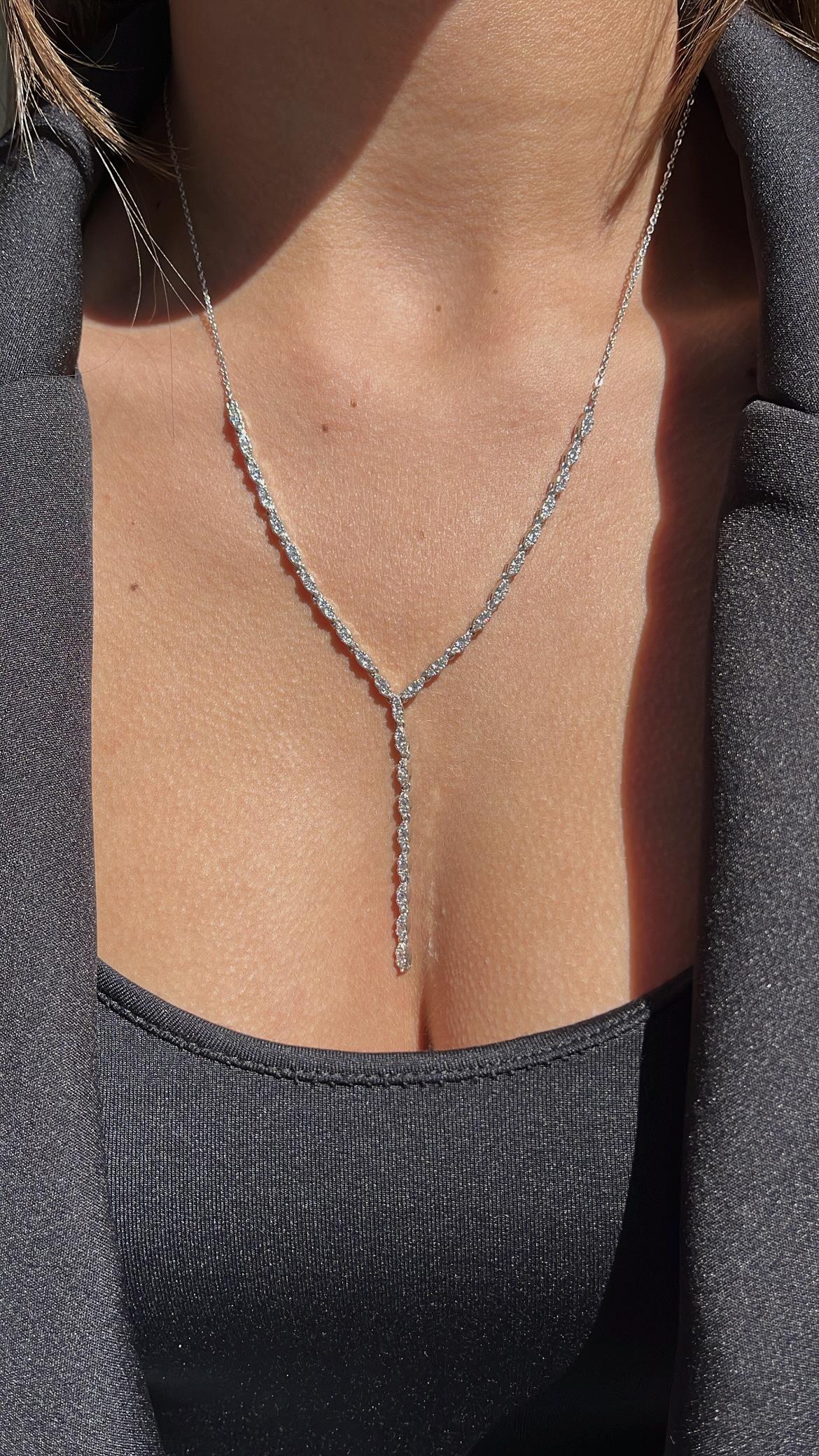 Özel seri taşlı v sarkıt kolye