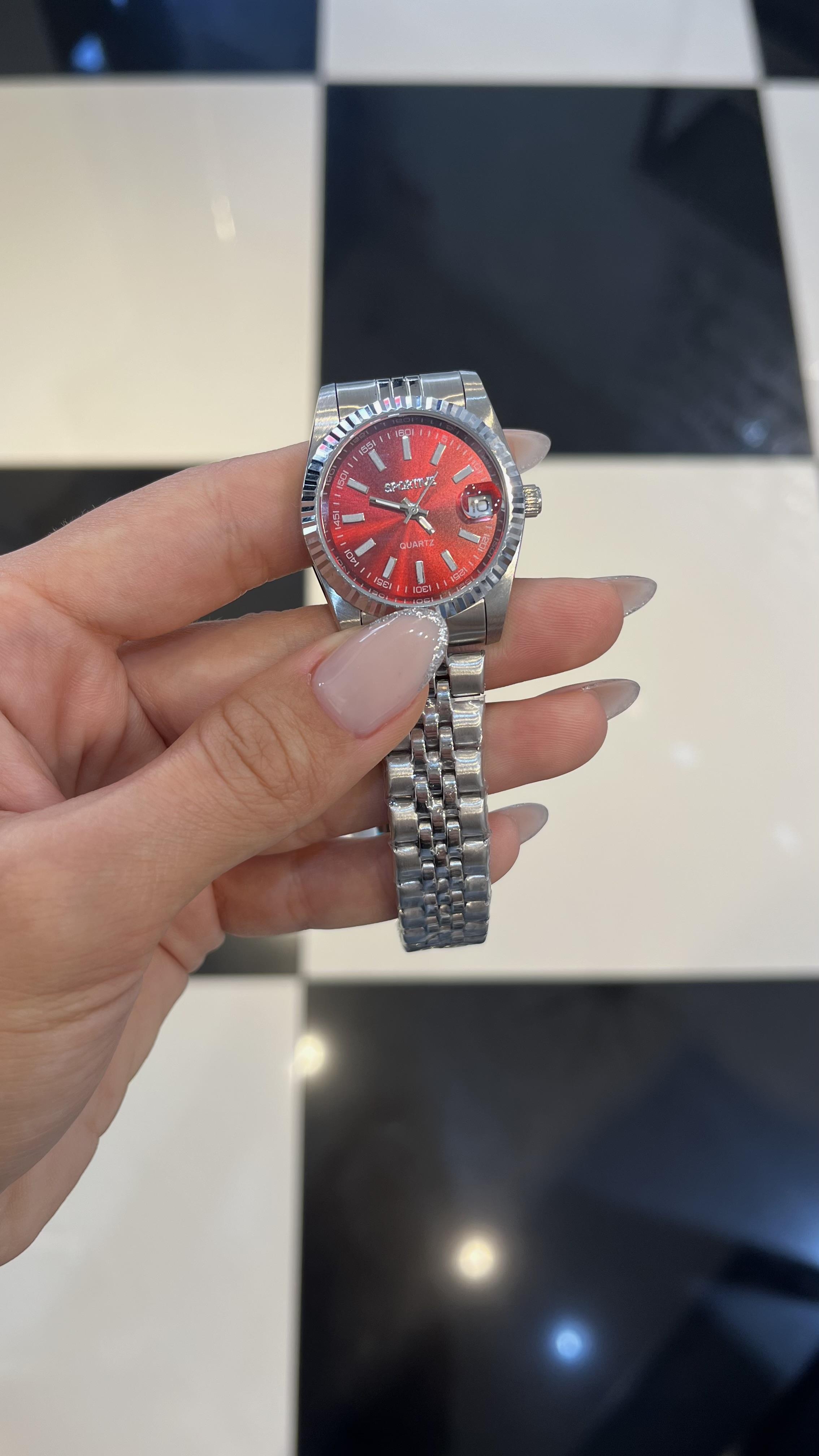 Kırmızı kardanlı metal çelik saat