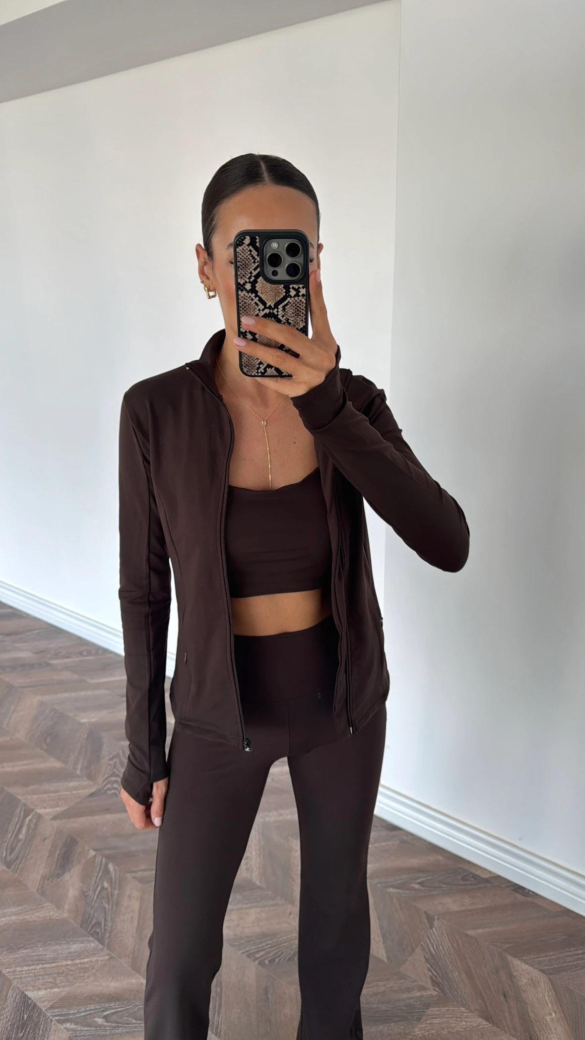 Acı Kahve Üçlü Spor Takım 