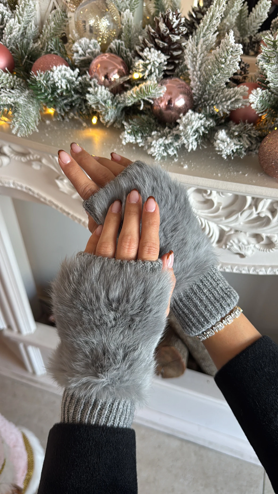 Gri Kürklü Kesik Eldiven