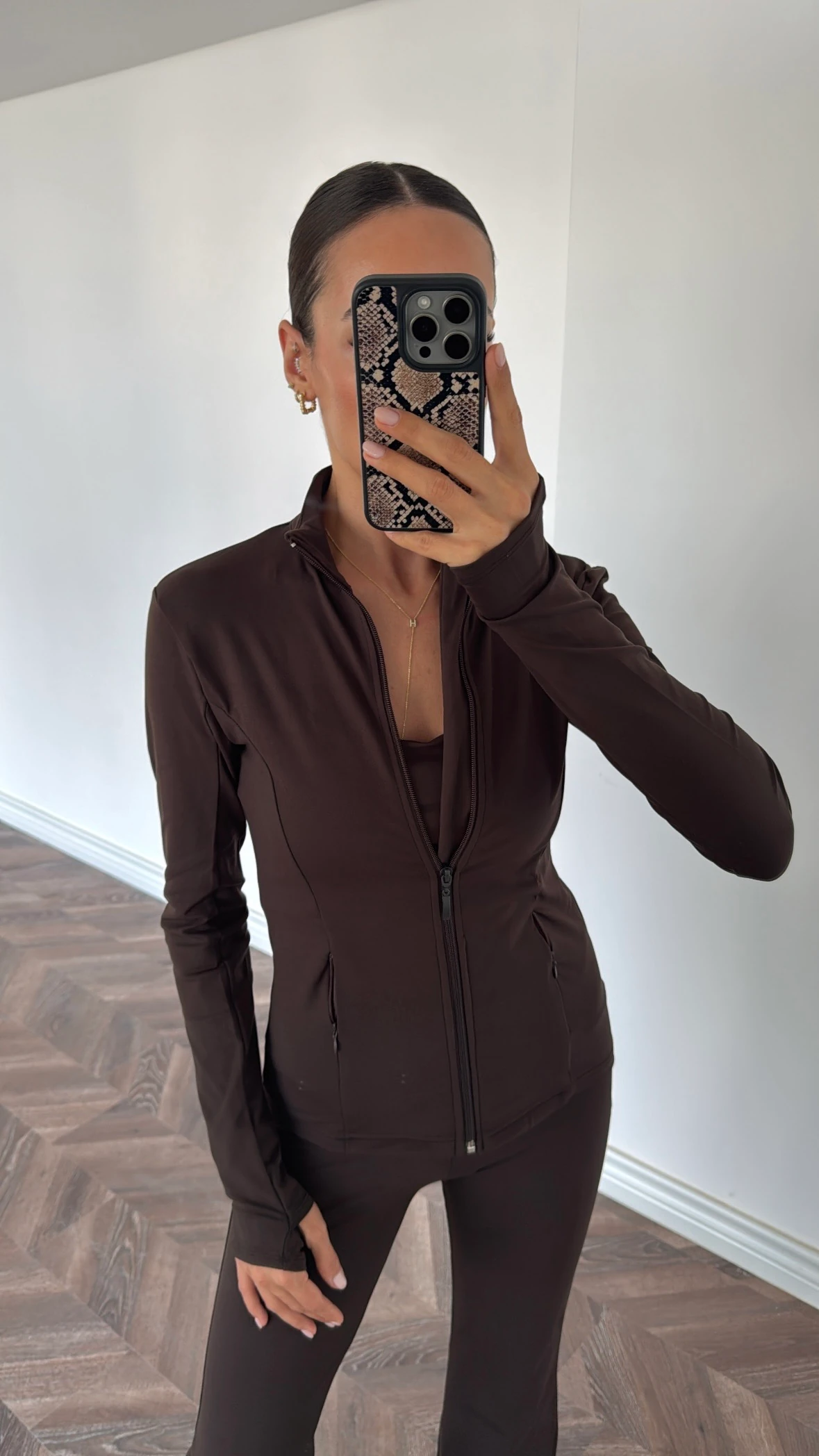 Acı Kahve Üçlü Spor Takım 