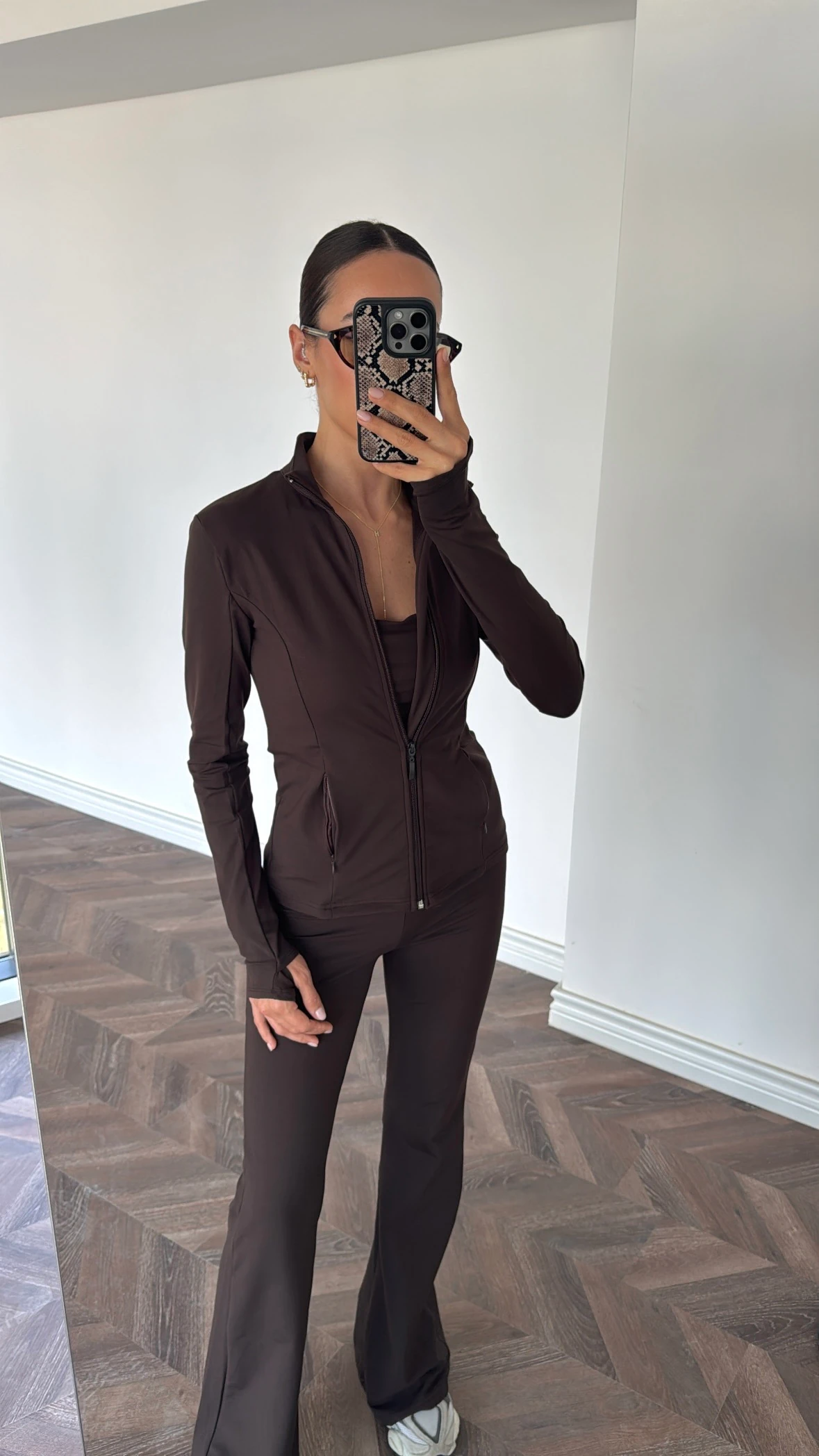 Acı Kahve Üçlü Spor Takım 