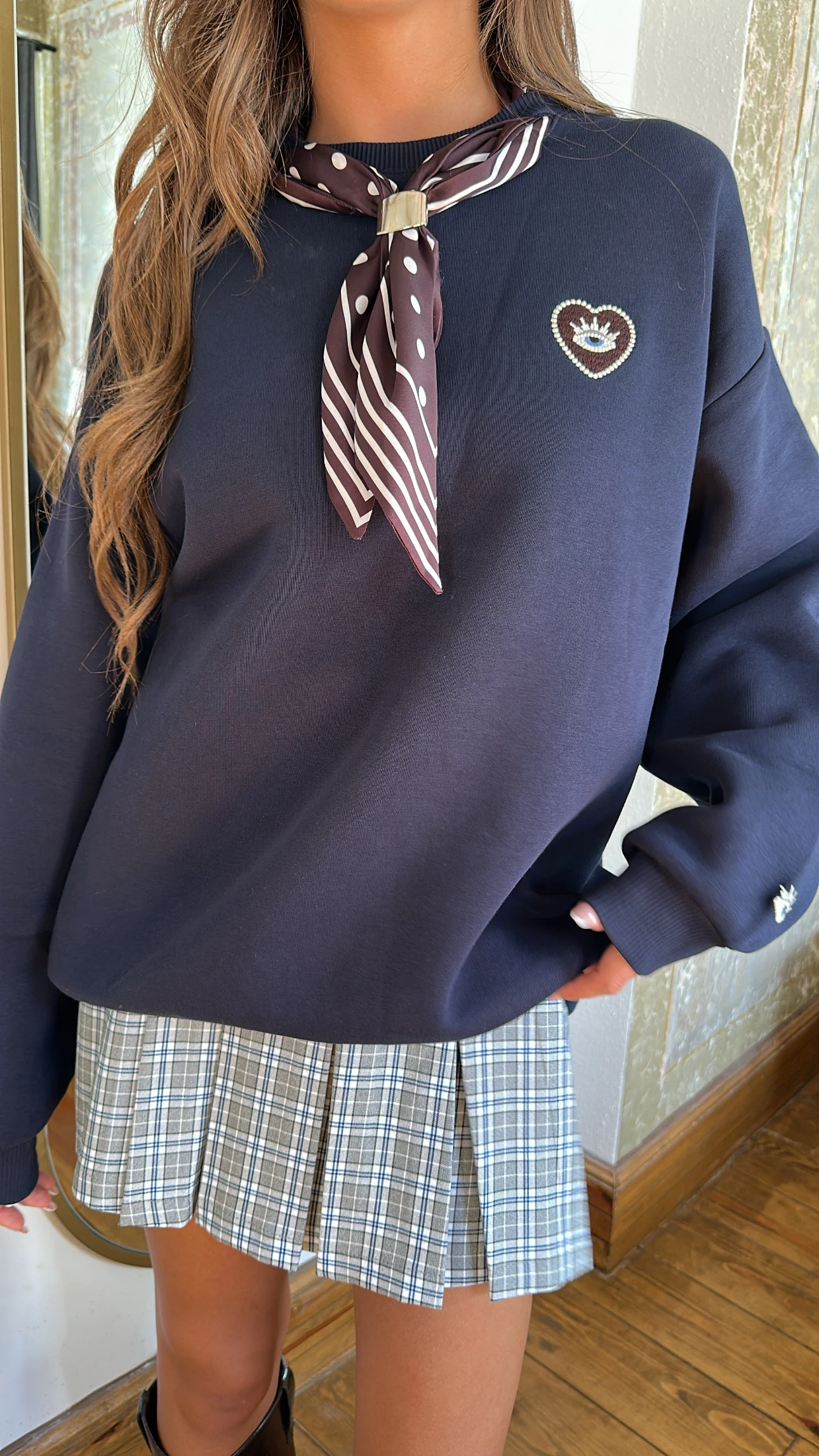 Fular Detay Şardonlu Sweatshirt