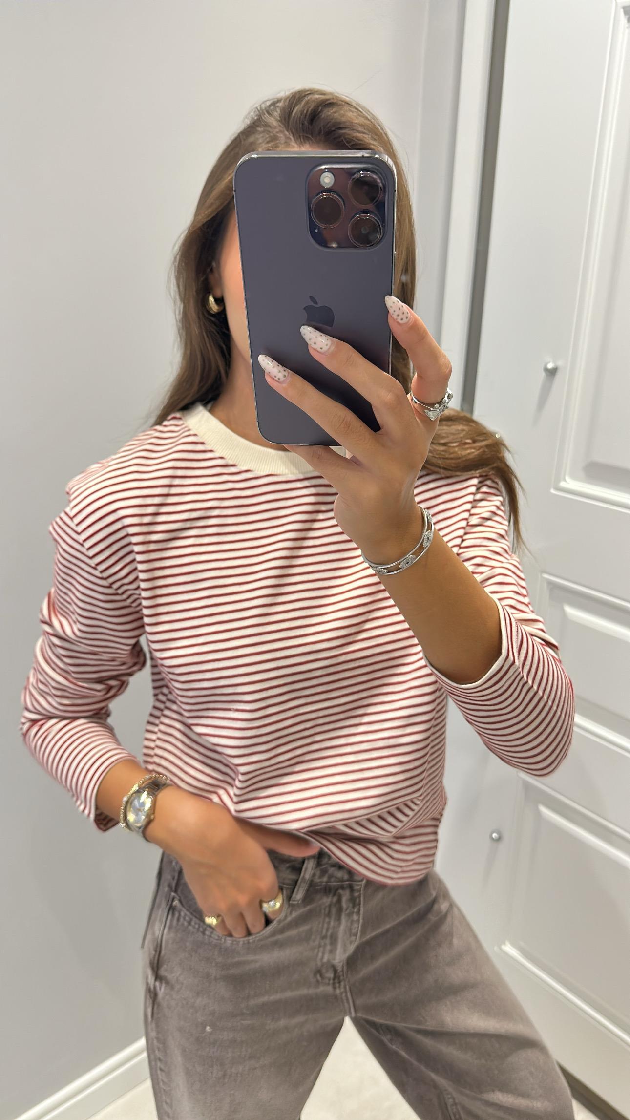 Kırmızı Çizgili Sweatshirt