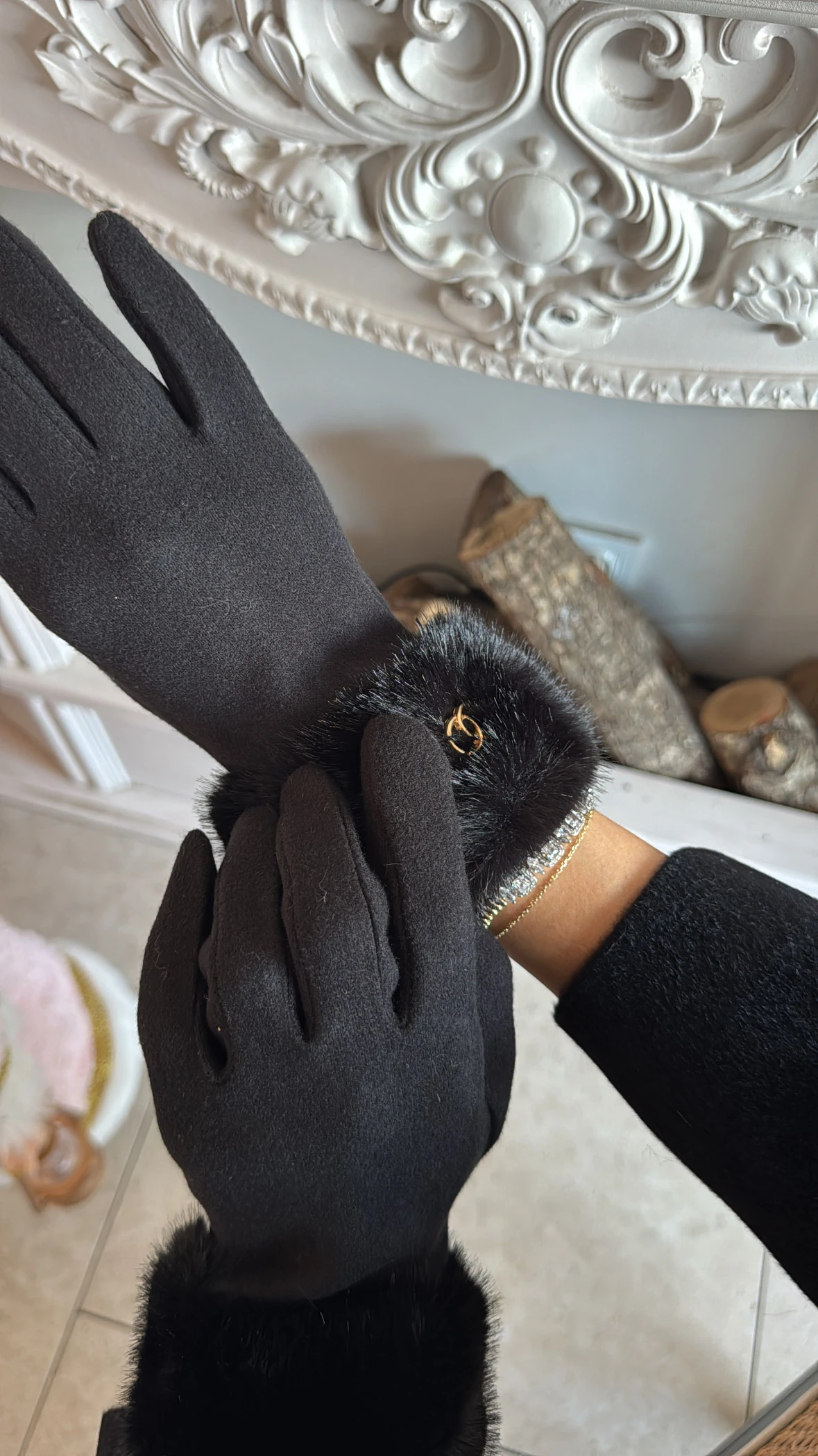 Bileği Kürk Detaylı Eldiven