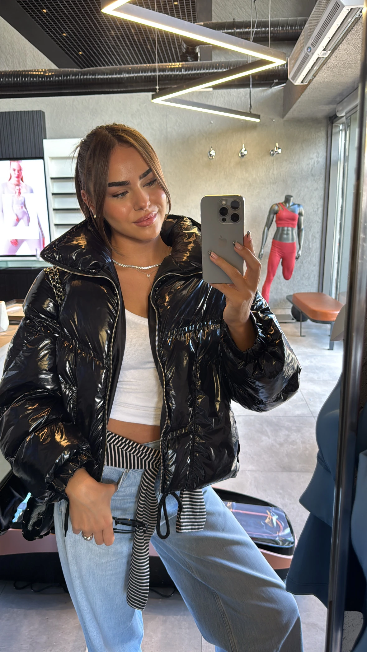 Siyah Parlak Şişme Mont