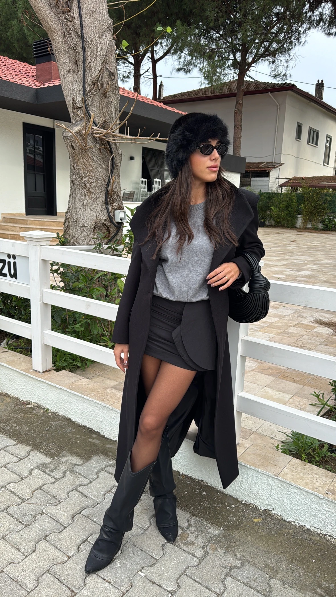 Dik Yaka Bel Oturtmalı Vatkalı Kaşe Kaban 