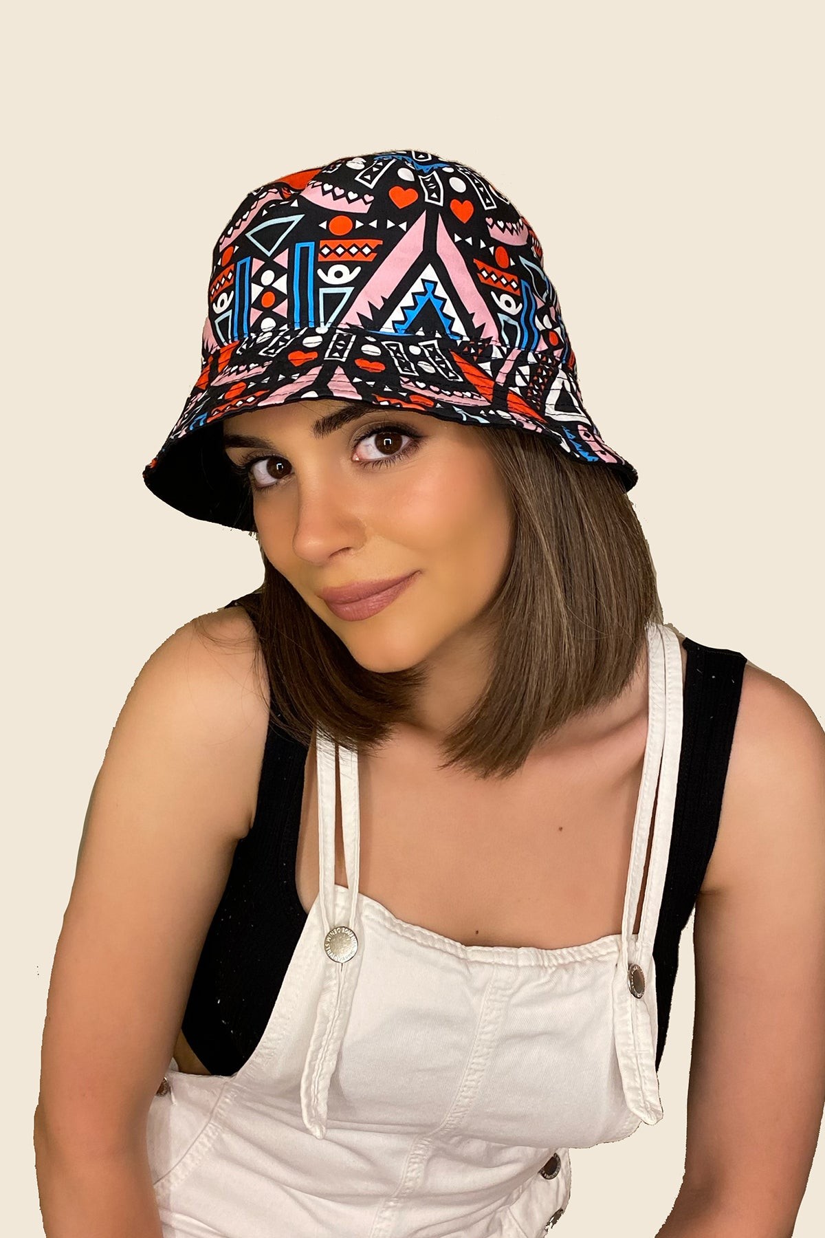 Çift Taraflı Geometrik Desen Siyah Bucket Şapka