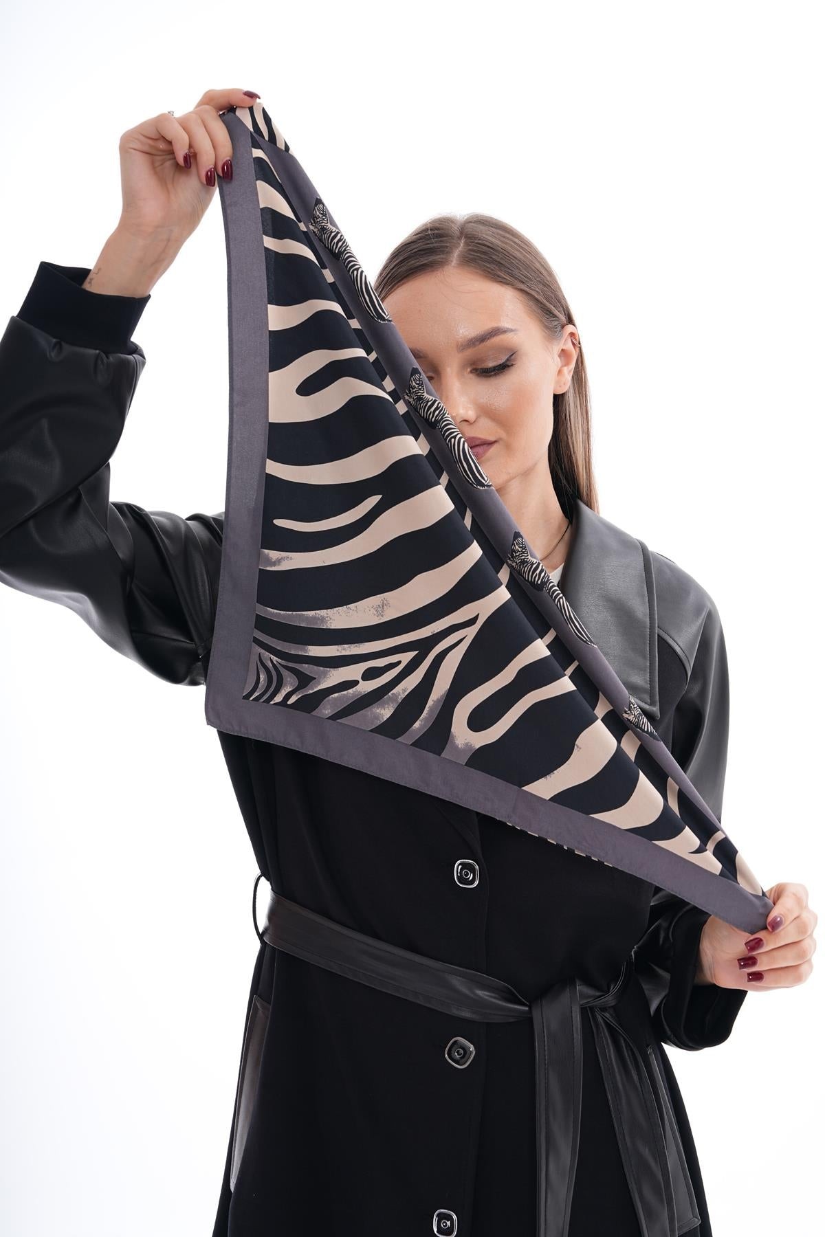 Kadın Fular Antrasit Zebra Desenli 15241
