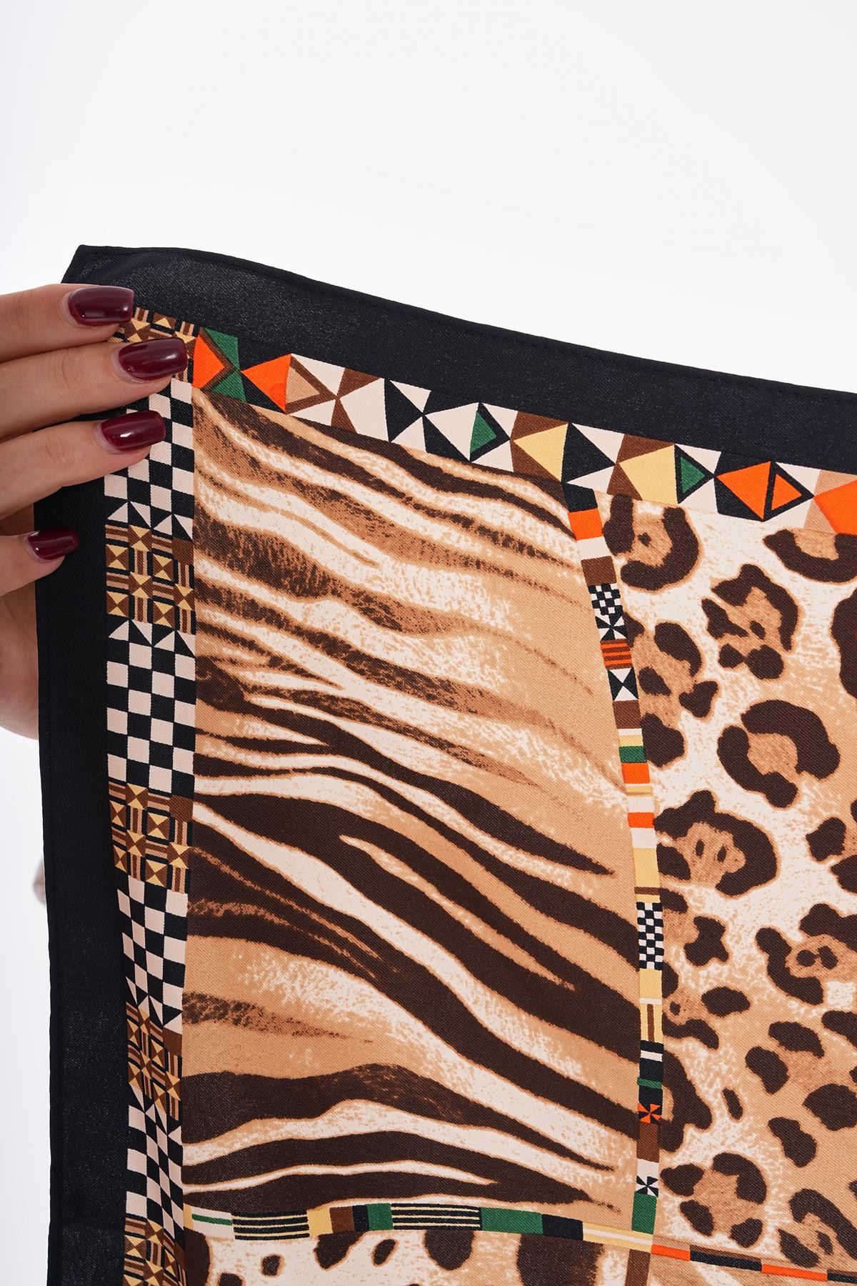 Kadın Siyah Fular Zebra Desenli 15247