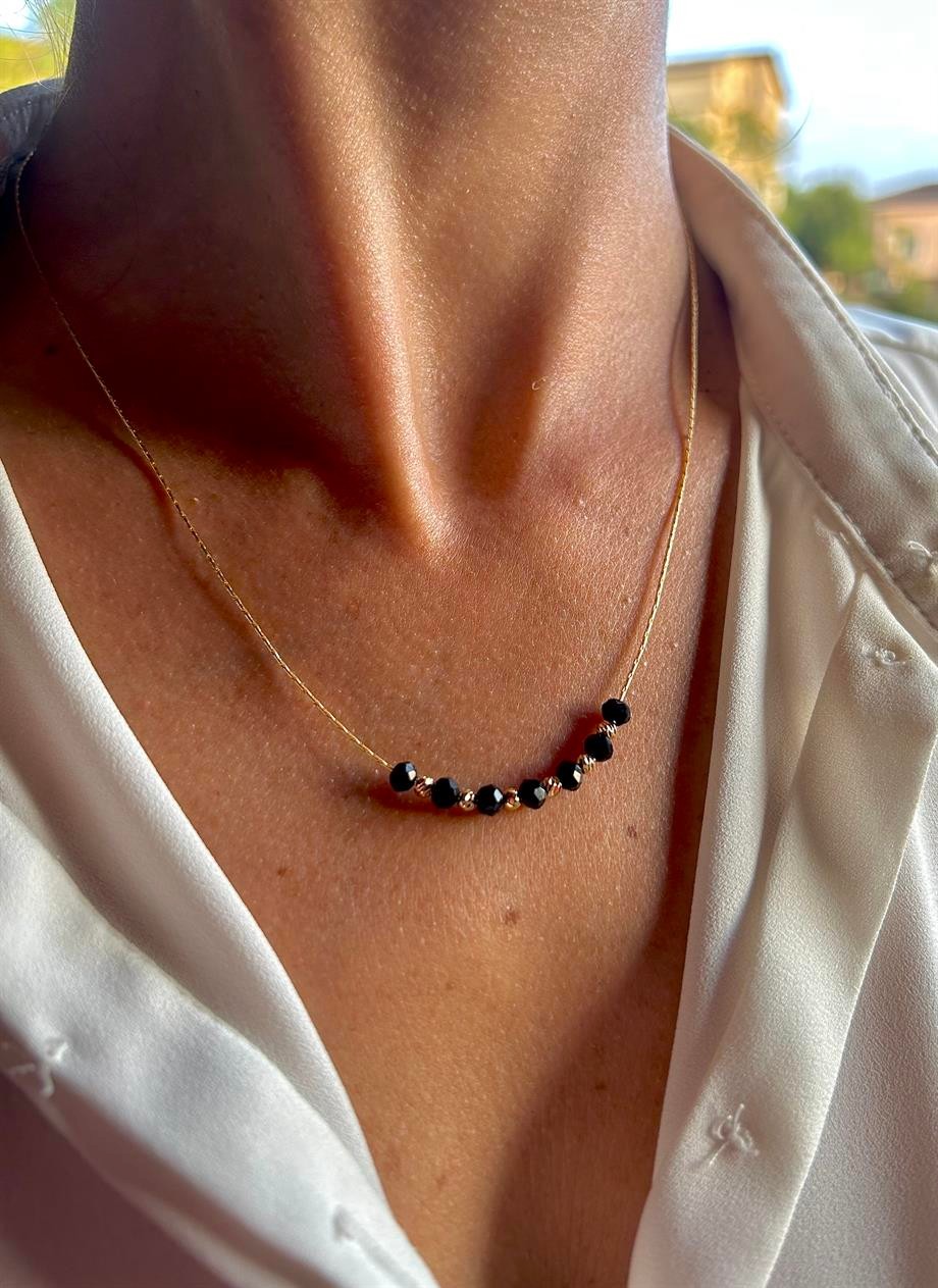 Woman Doric Black Crystal Necklace