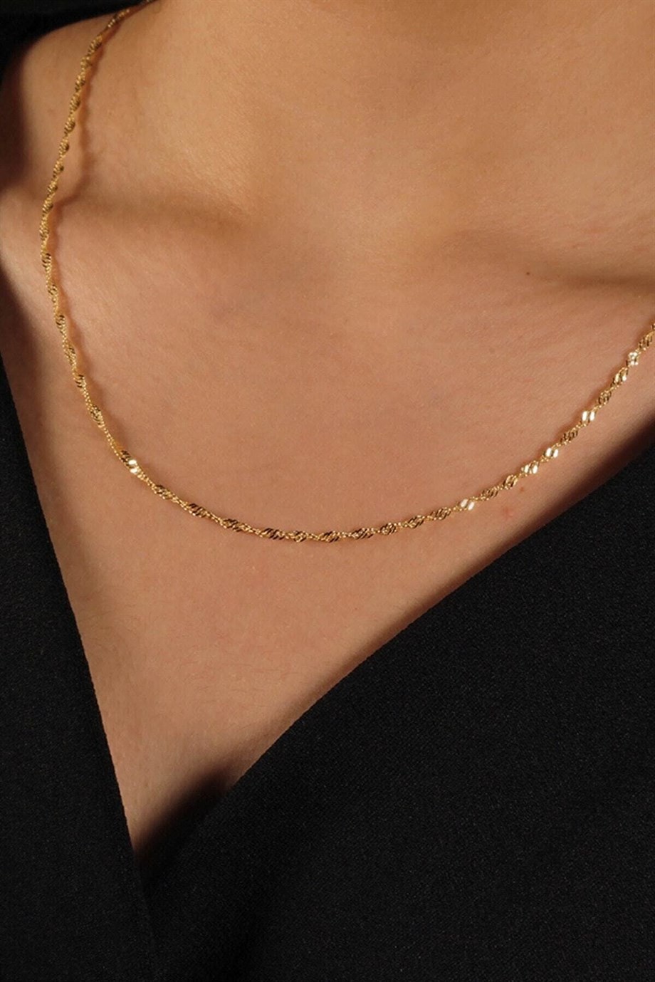 Female Gold Color Singapore Chain Necklace 45 cm