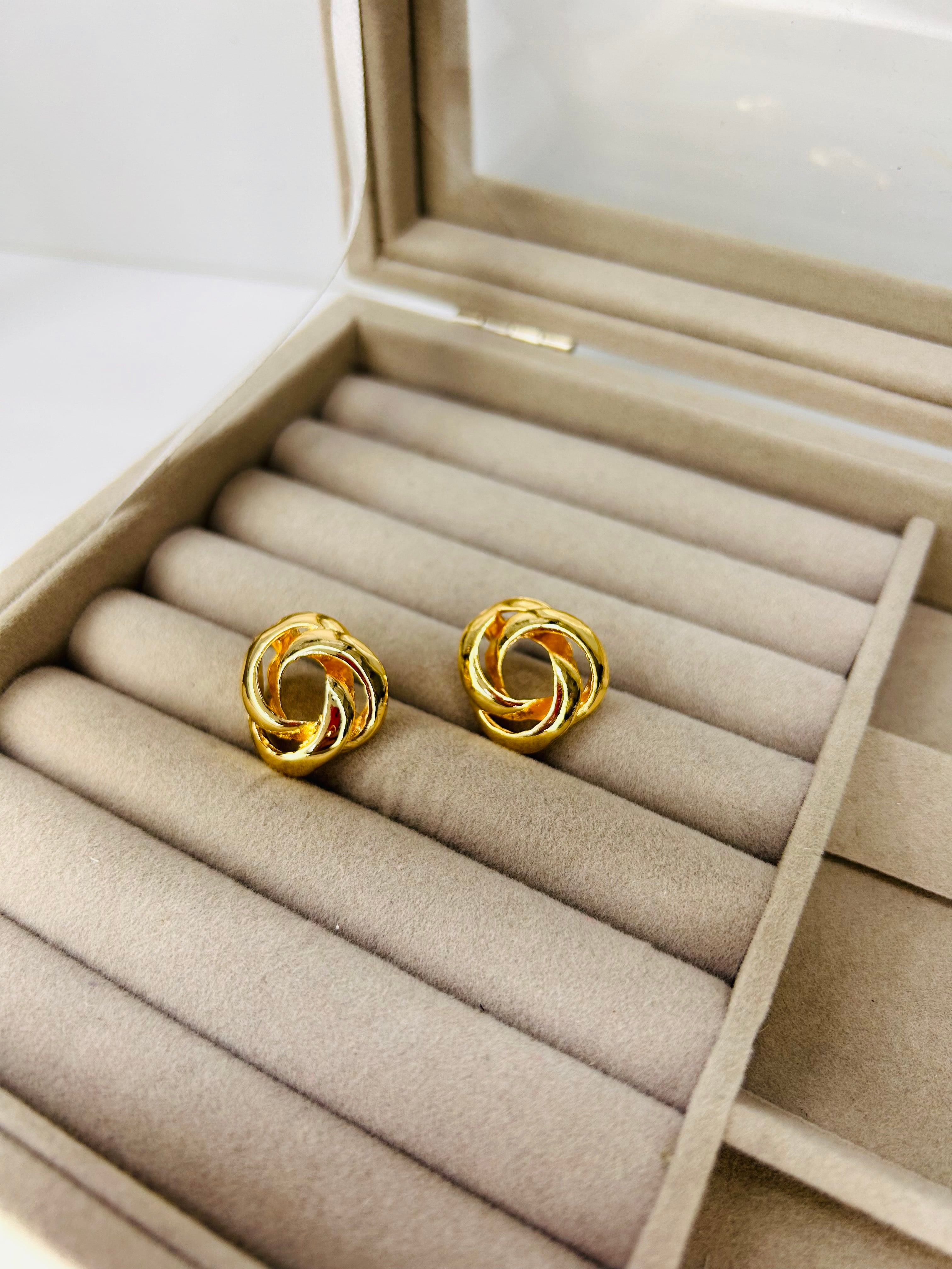Gold Vintage Model Küpe 2.