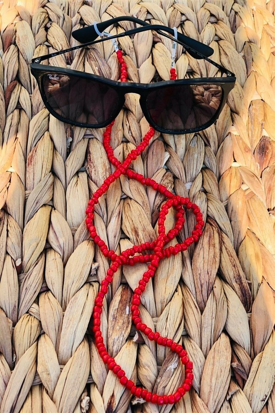 Woman Red Bead Sunglasses IPi Accessory