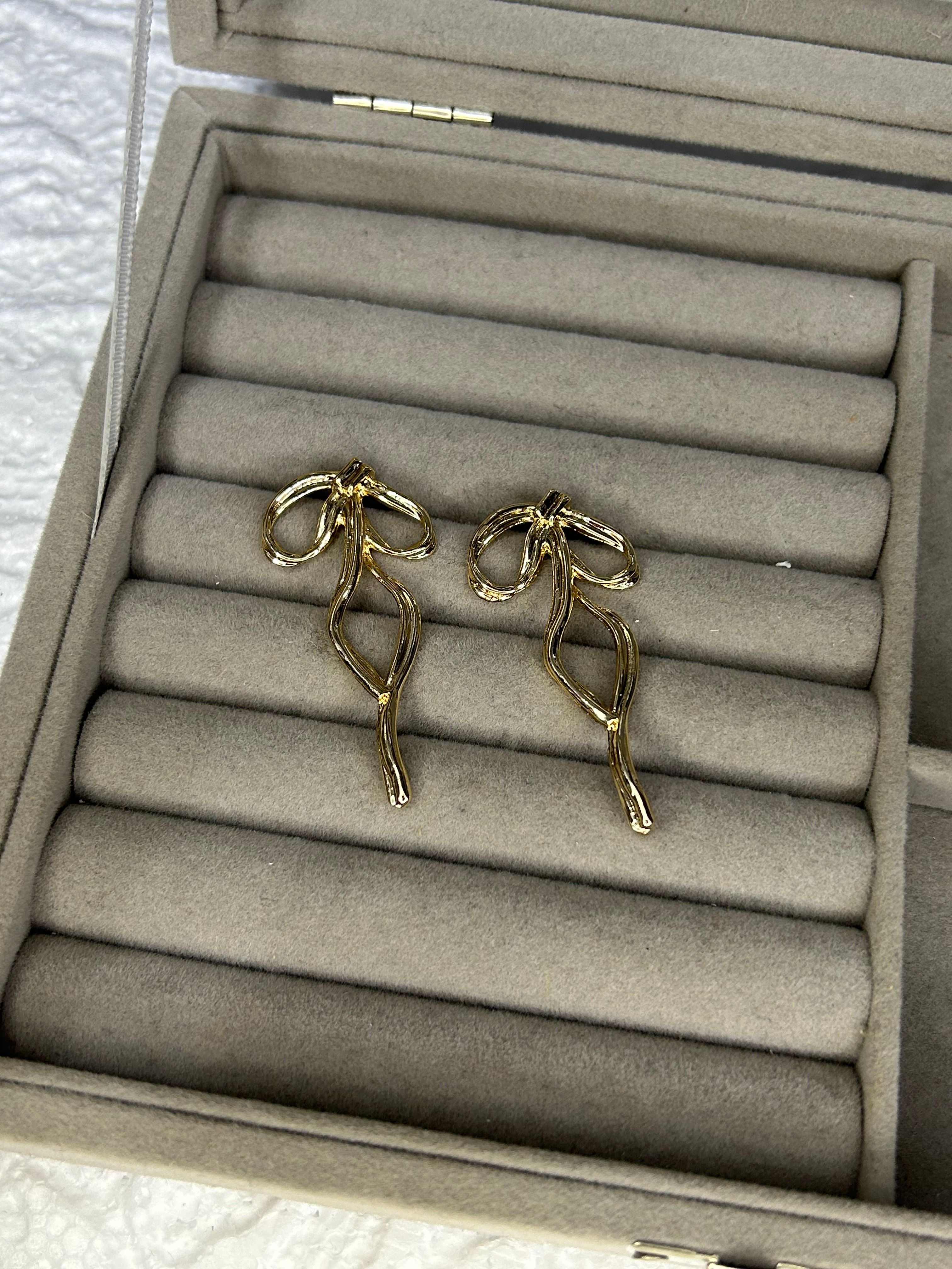 Gold Mini Big Fiyonk Küpe