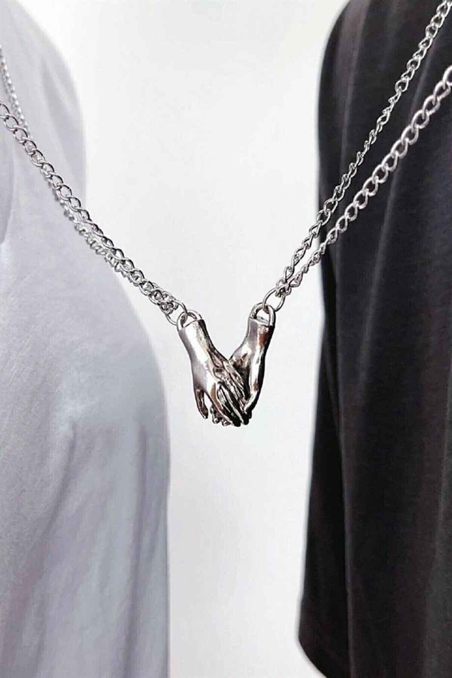 Unisex Hand in Hand in Hand Magnet Double Dear Necklace