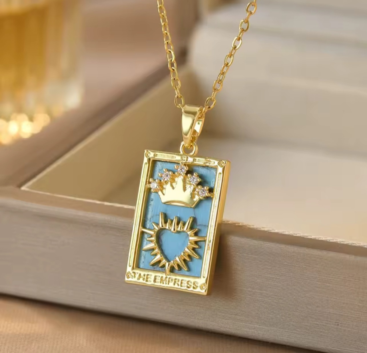 Çelik Kraliçe Tarot Kolye