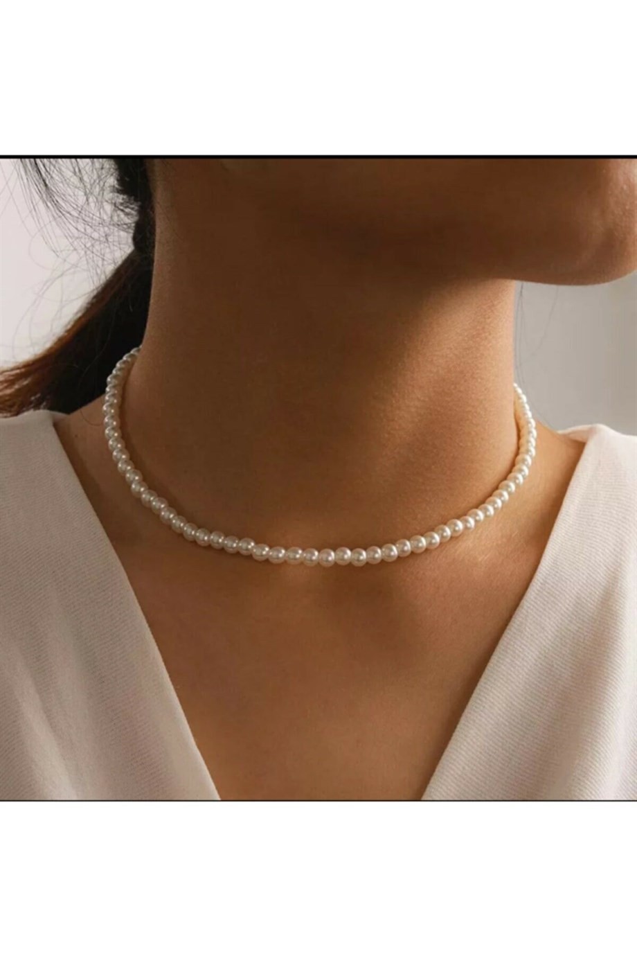 Woman Elegant Cream Pearl Necklace